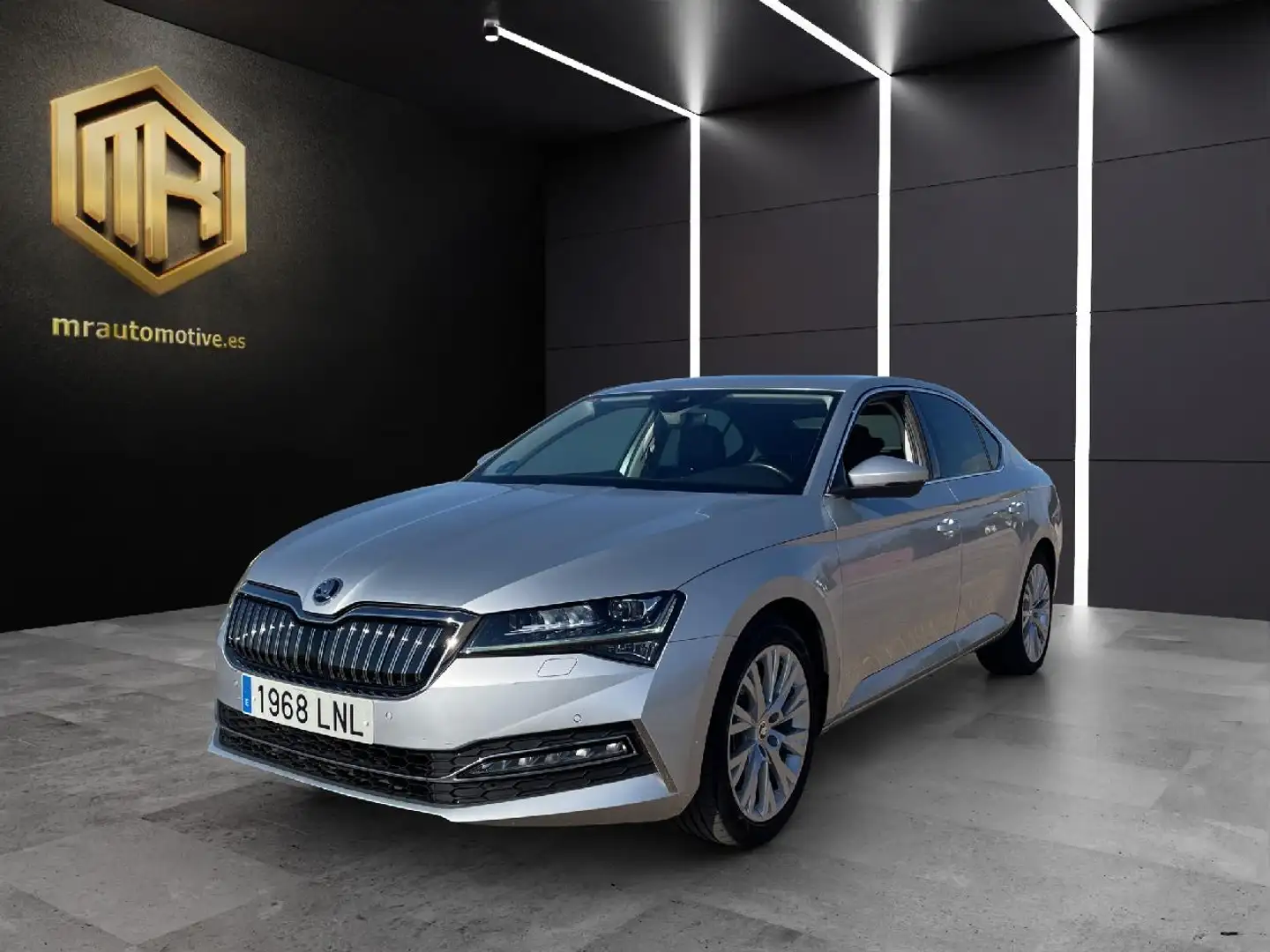 Skoda Superb 1.4 TSI P-HEV Style DSG Plateado - 1