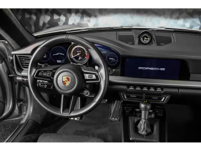 Porsche 911 view 12