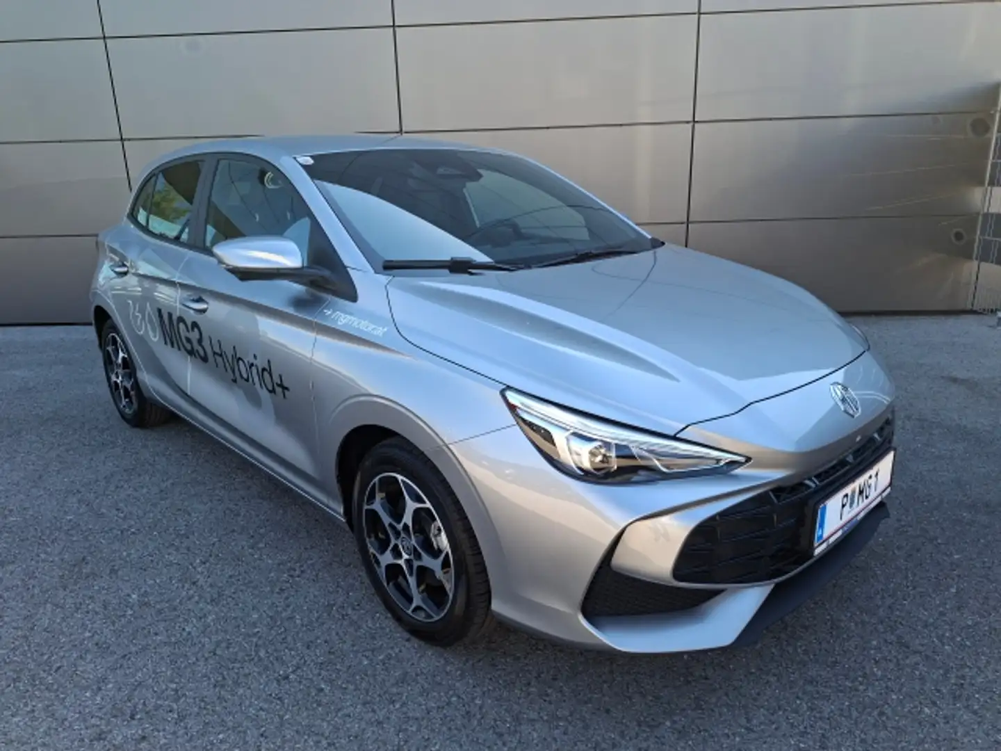 MG MG3 1,5 HEV Luxury M Silber - 2