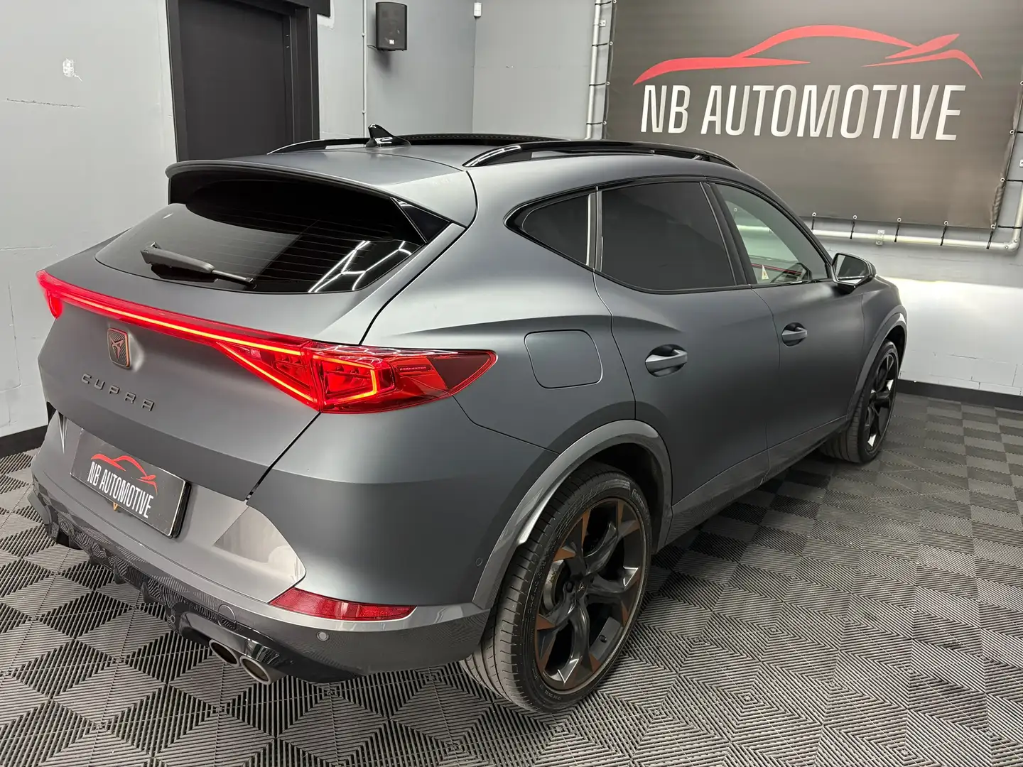 CUPRA Formentor 2.0 TSI 4DRIVE Grau - 2