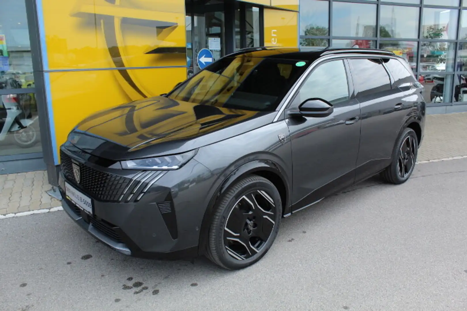 Peugeot 5008 Elektro 210 73 kWh GT EXCLUSIVE Grau - 1