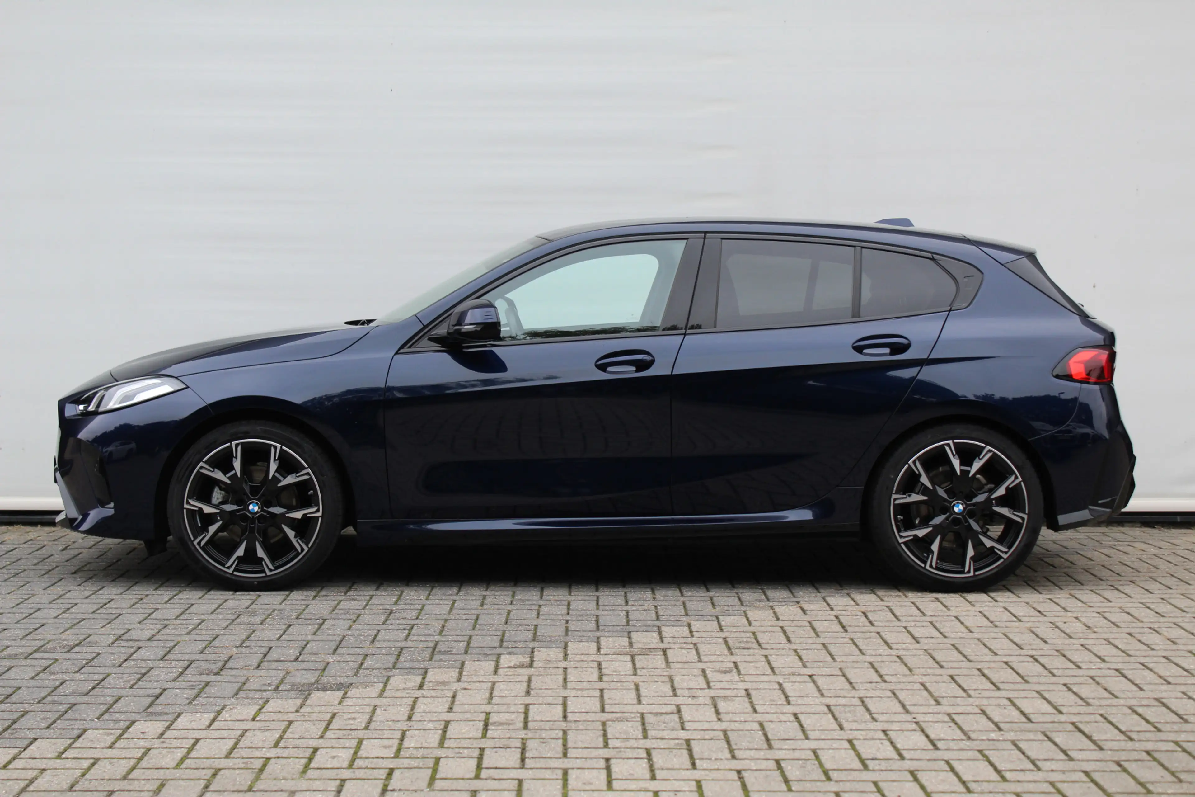 BMW 120 1 Serie M Sport Automaat / Sportstoelen / Achterui — photo 4