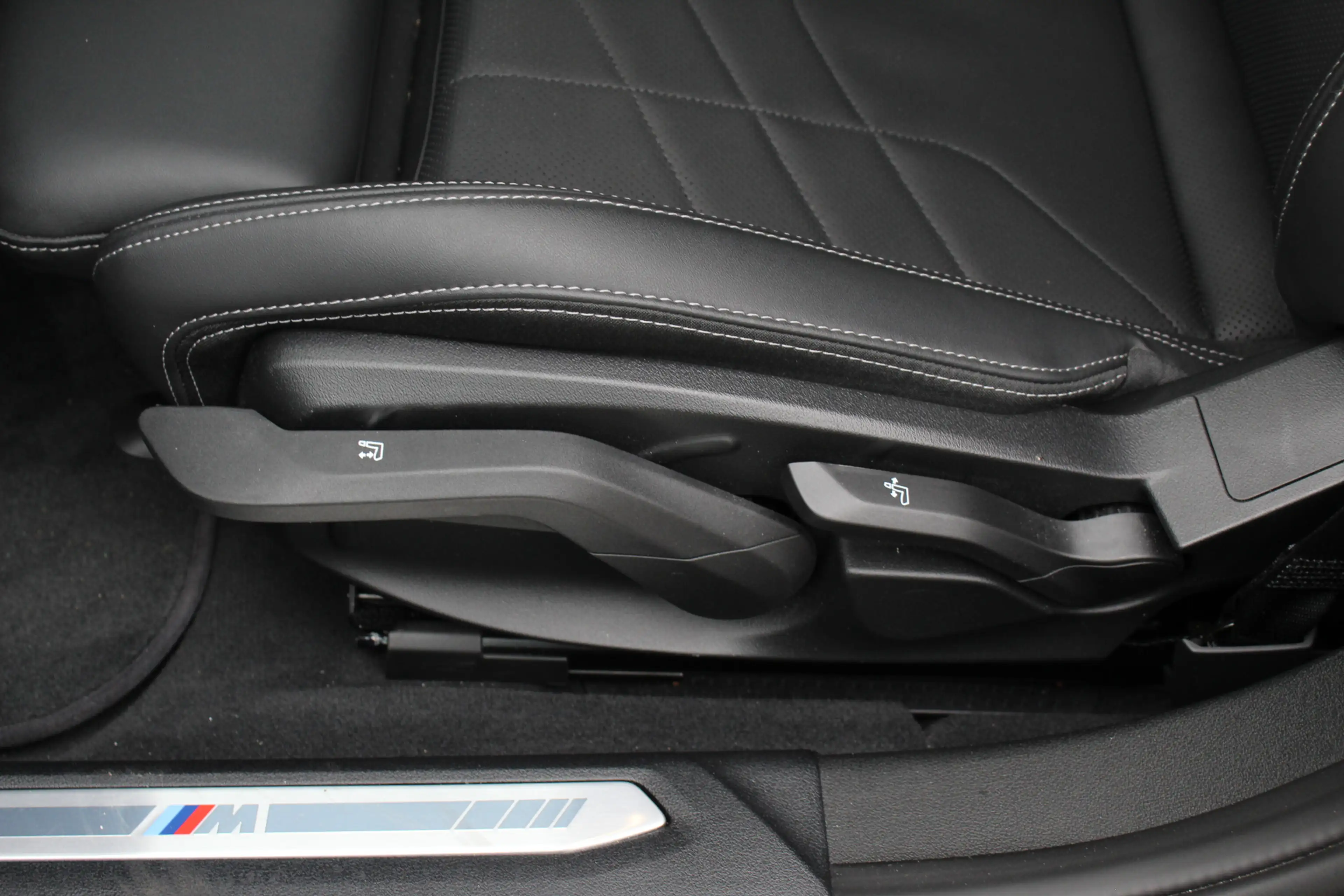 BMW 120 1 Serie M Sport Automaat / Sportstoelen / Achterui — photo 12