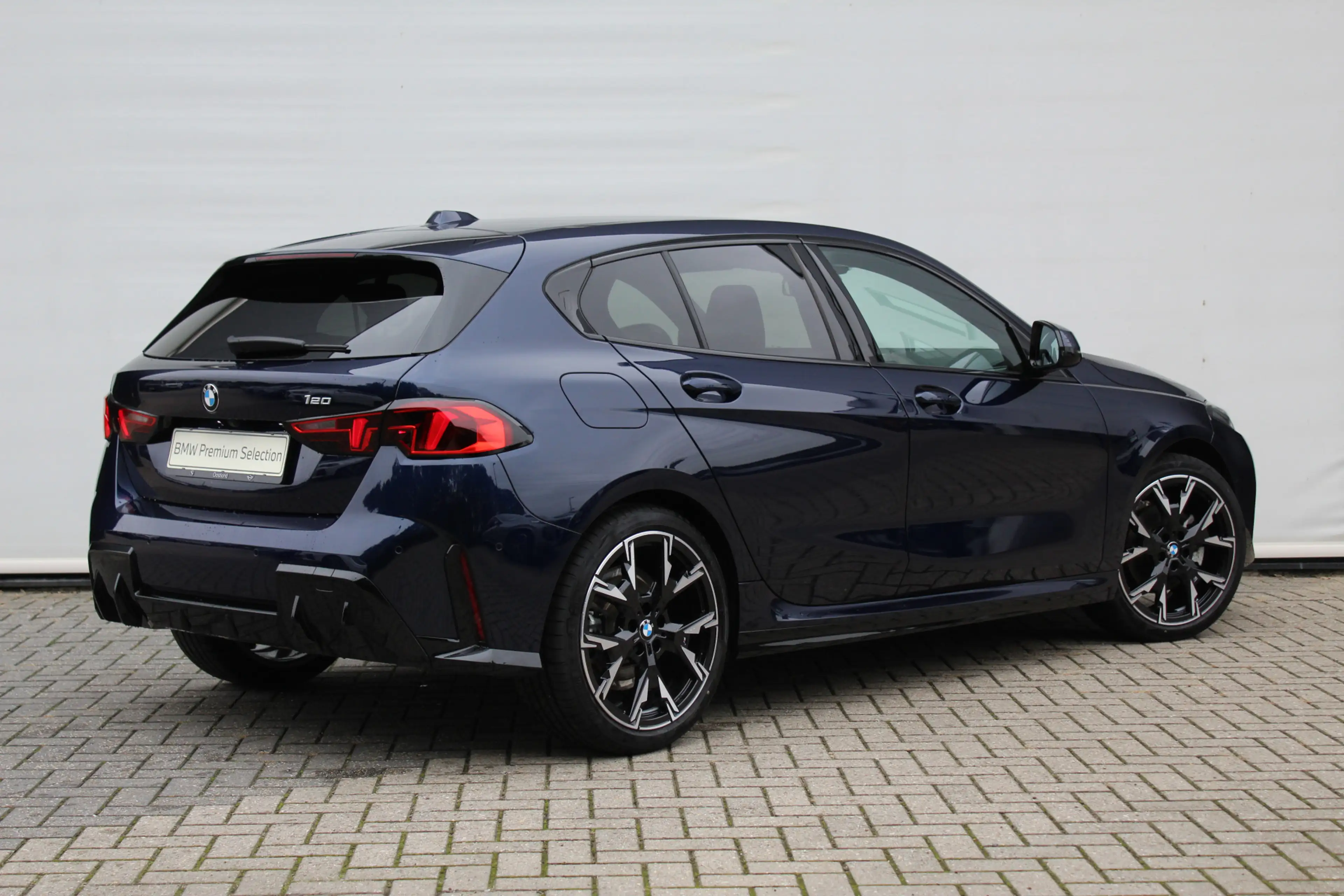 BMW 120 1 Serie M Sport Automaat / Sportstoelen / Achterui — photo 6