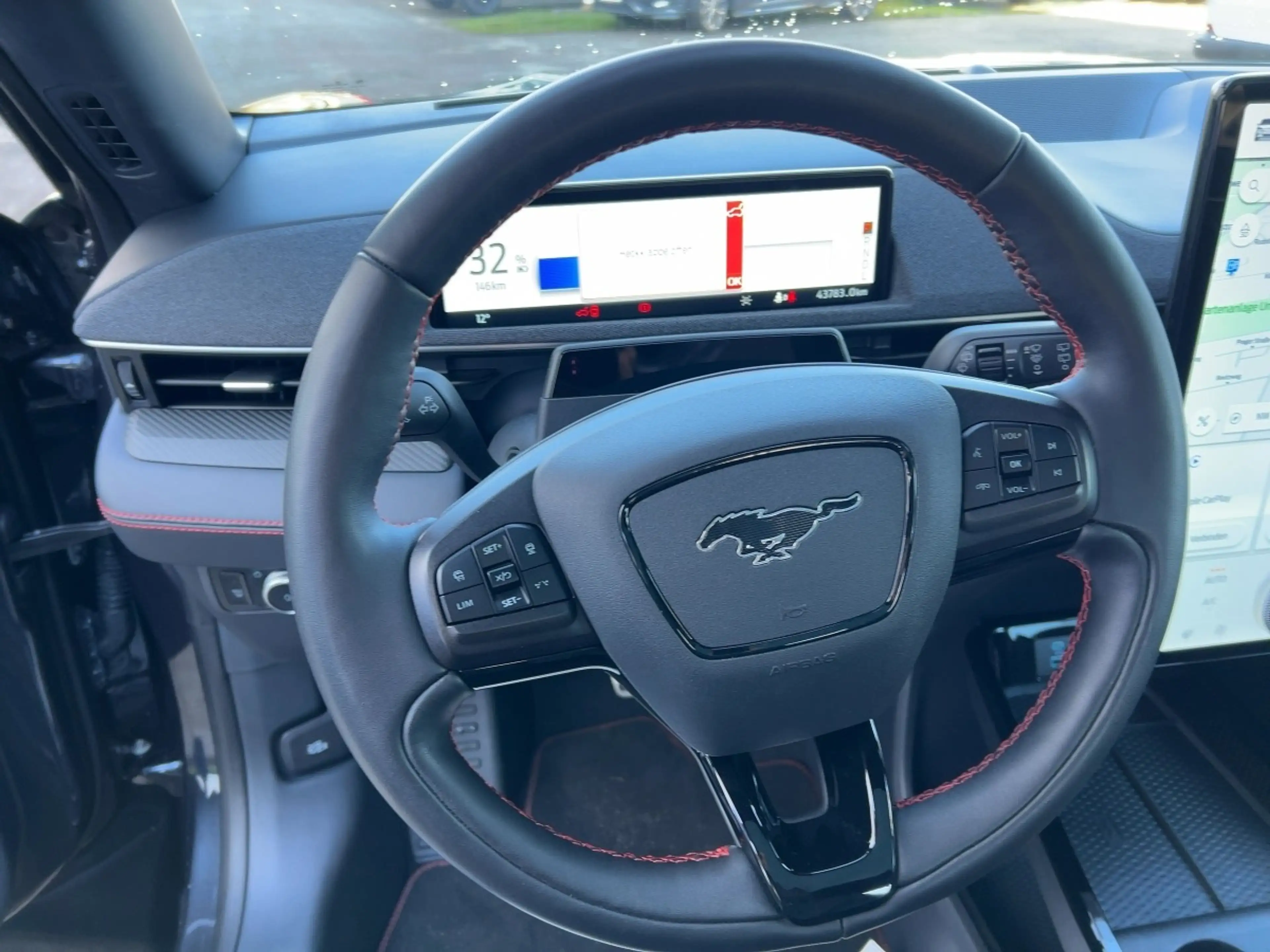 Ford Mustang Mach-E AWD Glasdach+LED+360°Kamera — photo 11