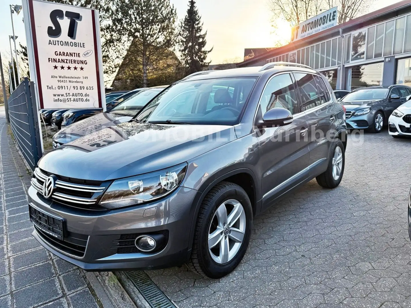 Volkswagen Tiguan 2.0 TSI DSG Sport & Style 4Motion*AHK* Grigio - 1