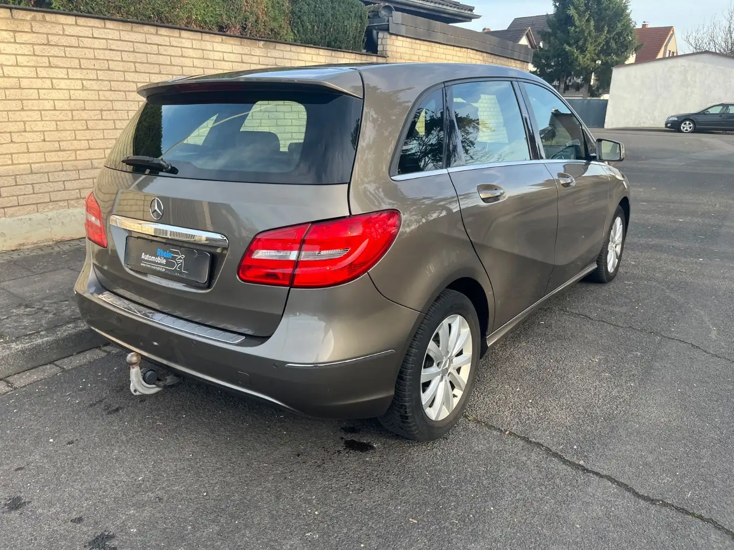 Mercedes-Benz B 220 B220 4Matic Aut Navi Leder Kamera 2HD Tempomat - 2