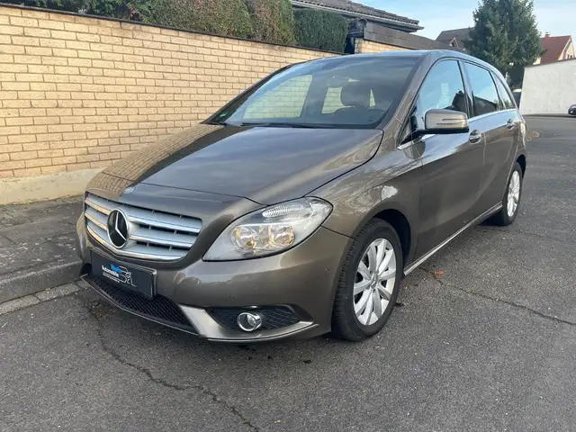 Mercedes-Benz B 220 B220 4Matic Aut Navi Leder Kamera 2HD Tempomat