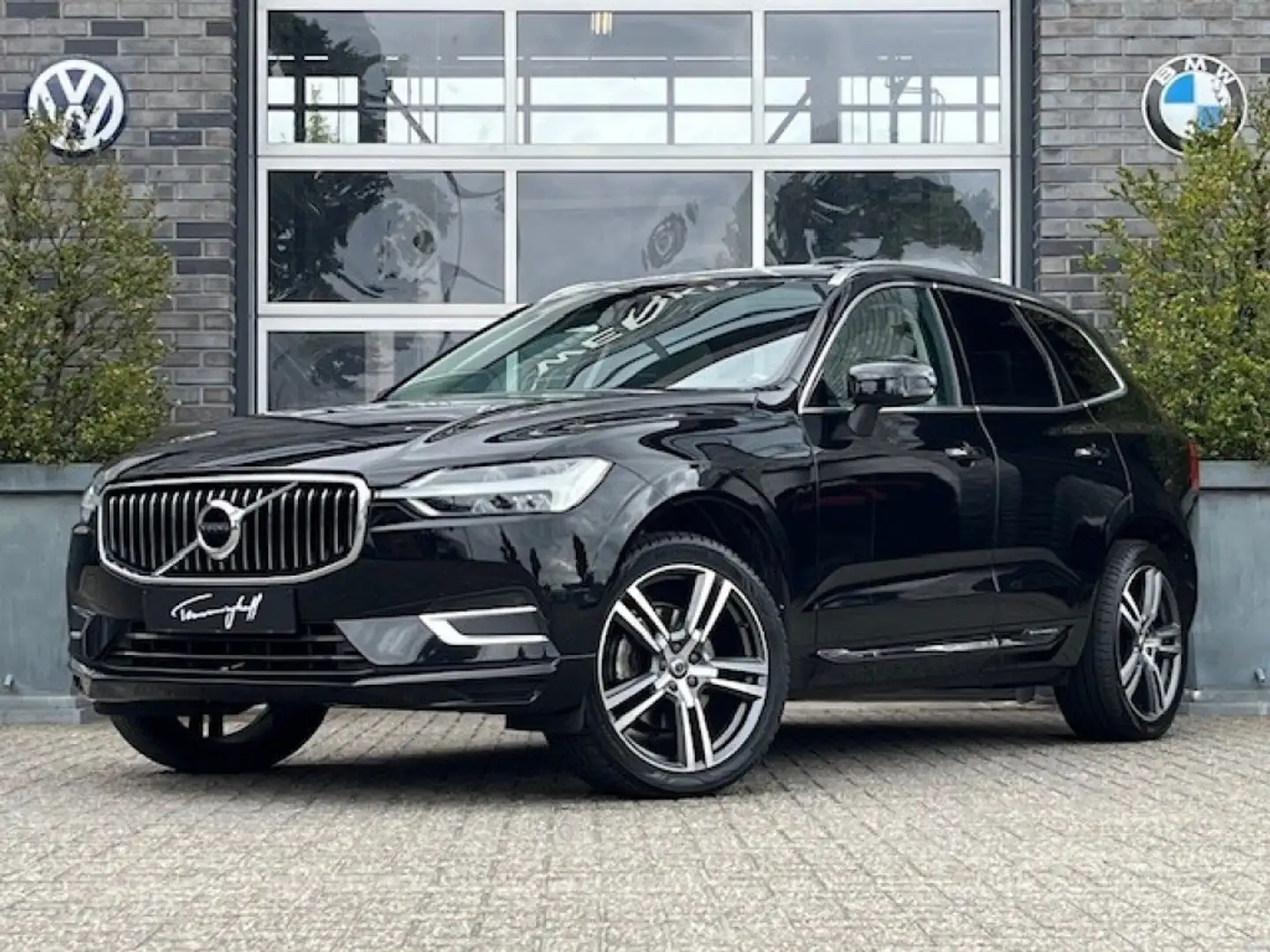 Volvo XC60 2.0 D4 AWD INSCRIPTION - PANO - 20 INCH Zwart - 1