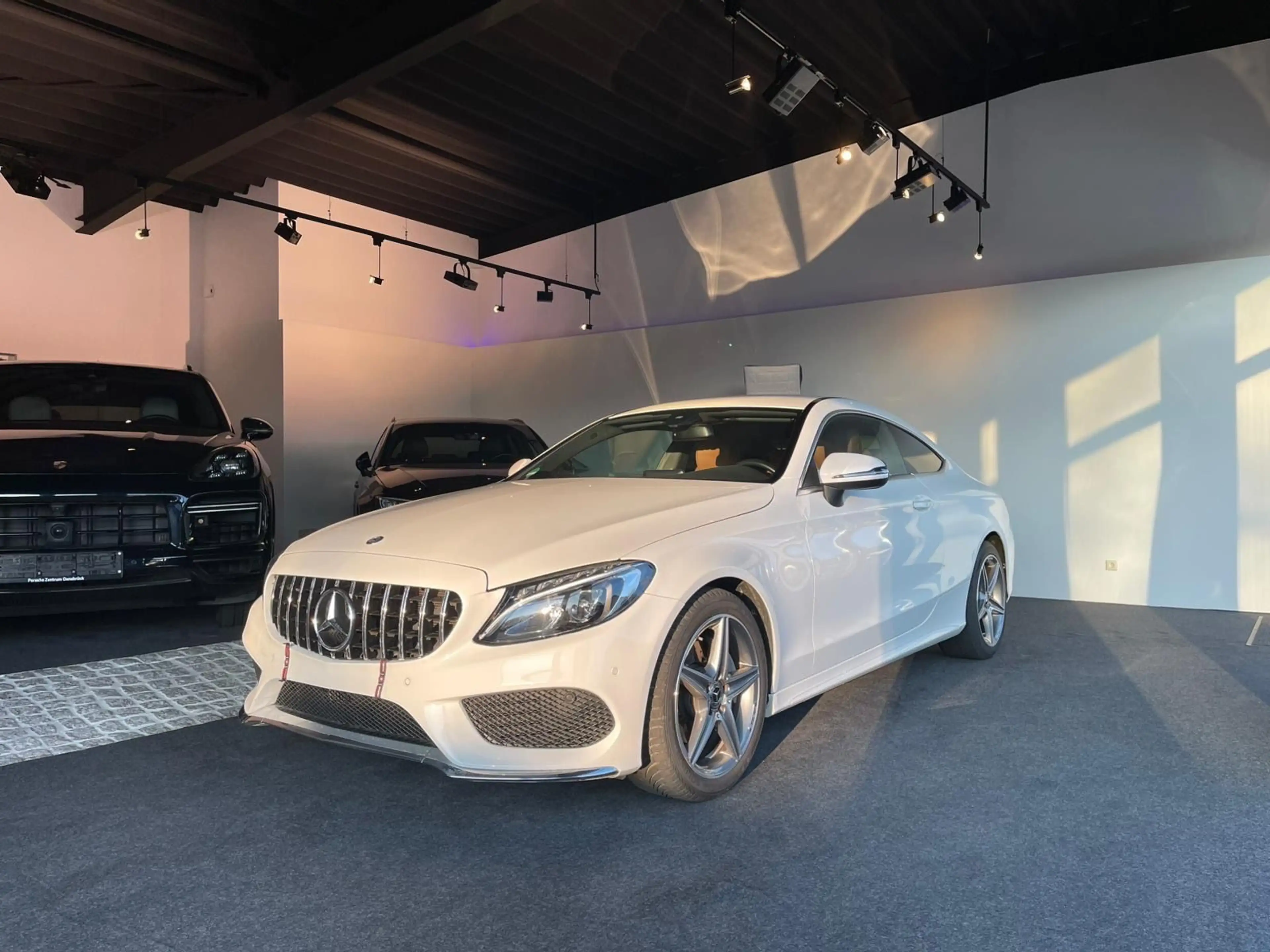Mercedes-Benz C 180 Coupe AMG-Line — photo 11