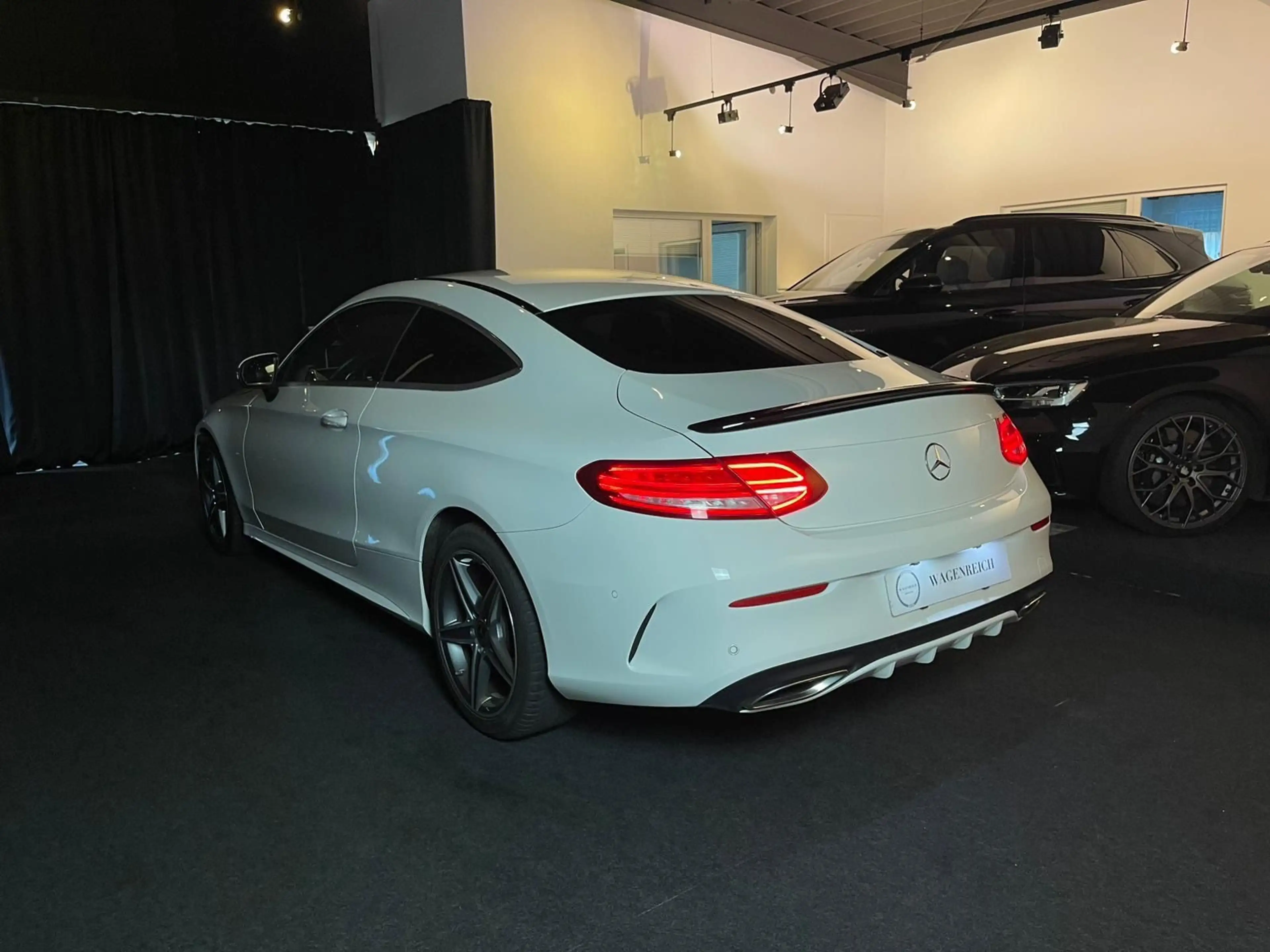 Mercedes-Benz C 180 Coupe AMG-Line — photo 6