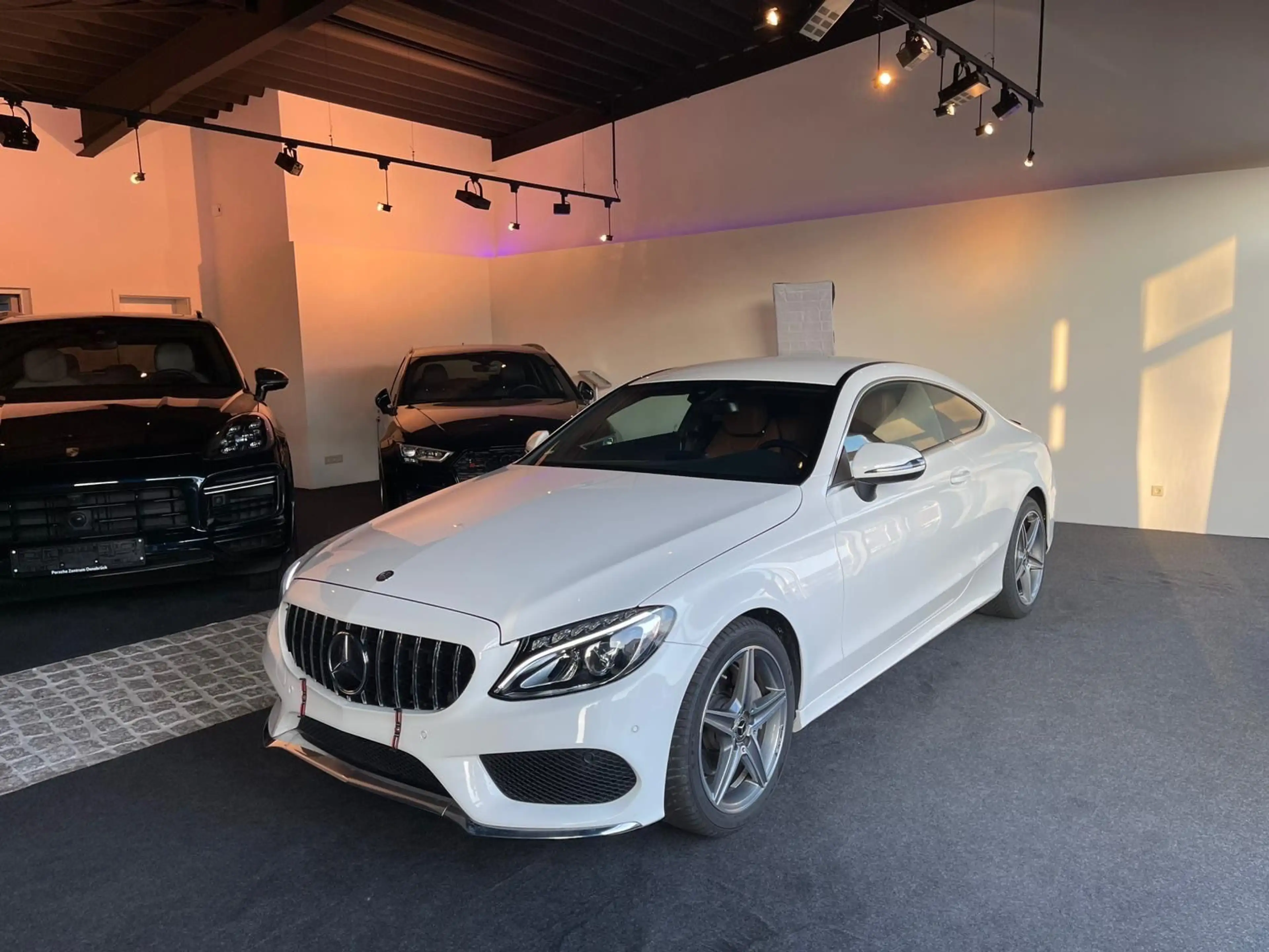 Mercedes-Benz C 180 Coupe AMG-Line — photo 2