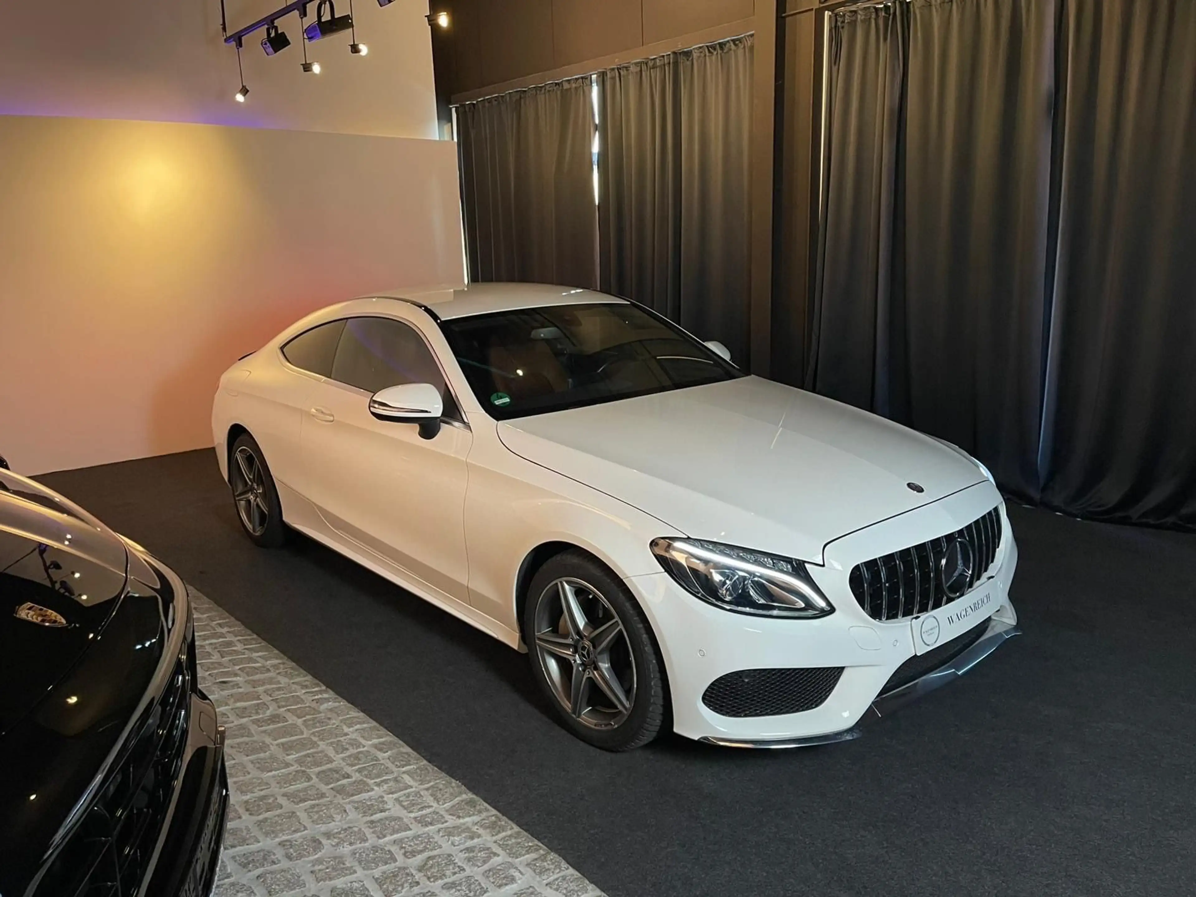 Mercedes-Benz C 180 Coupe AMG-Line