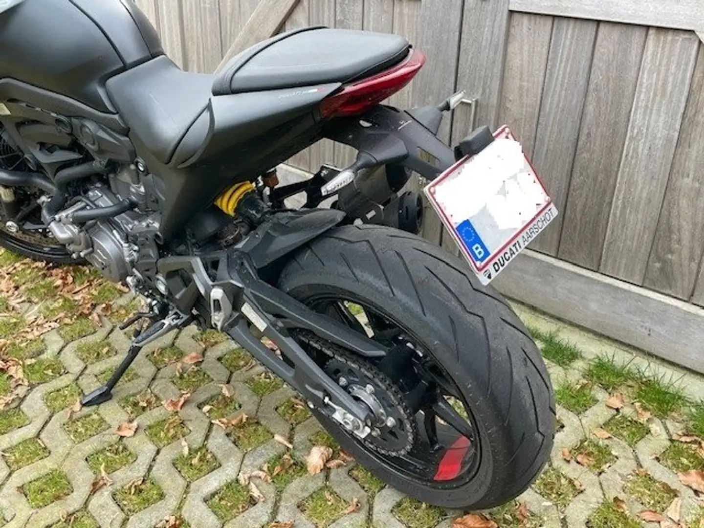 Ducati Monster 937 Monster + Black - 2