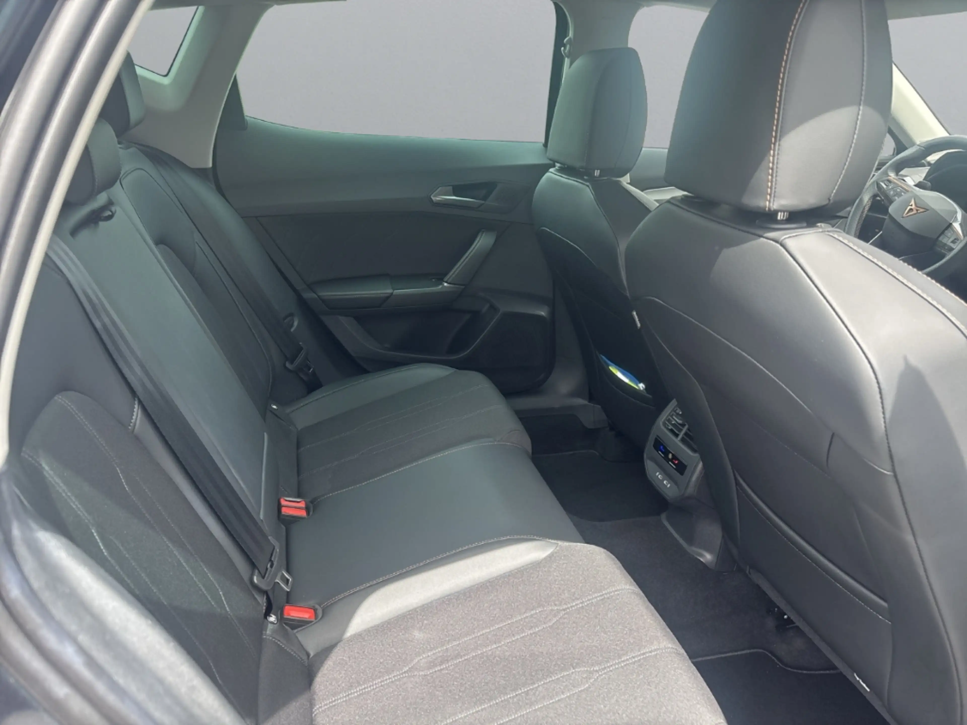 CUPRA Formentor 1,5 TSI DSG *LED+NAVI+AHK+KAMERA+SHZ* — photo 15