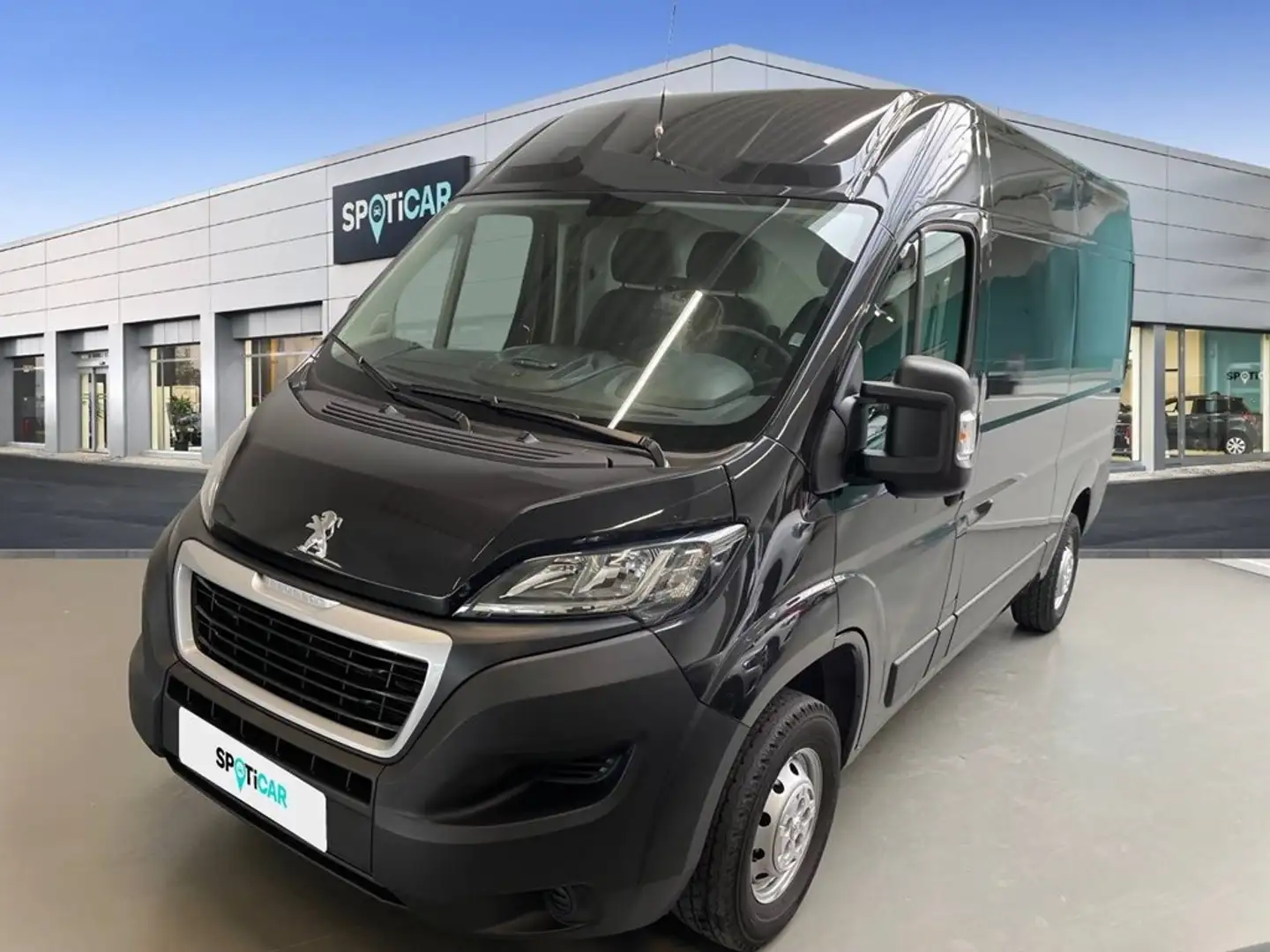Peugeot Boxer 2.2 BlueHDi S&S 140  335 L2H2 Premium Zwart - 1