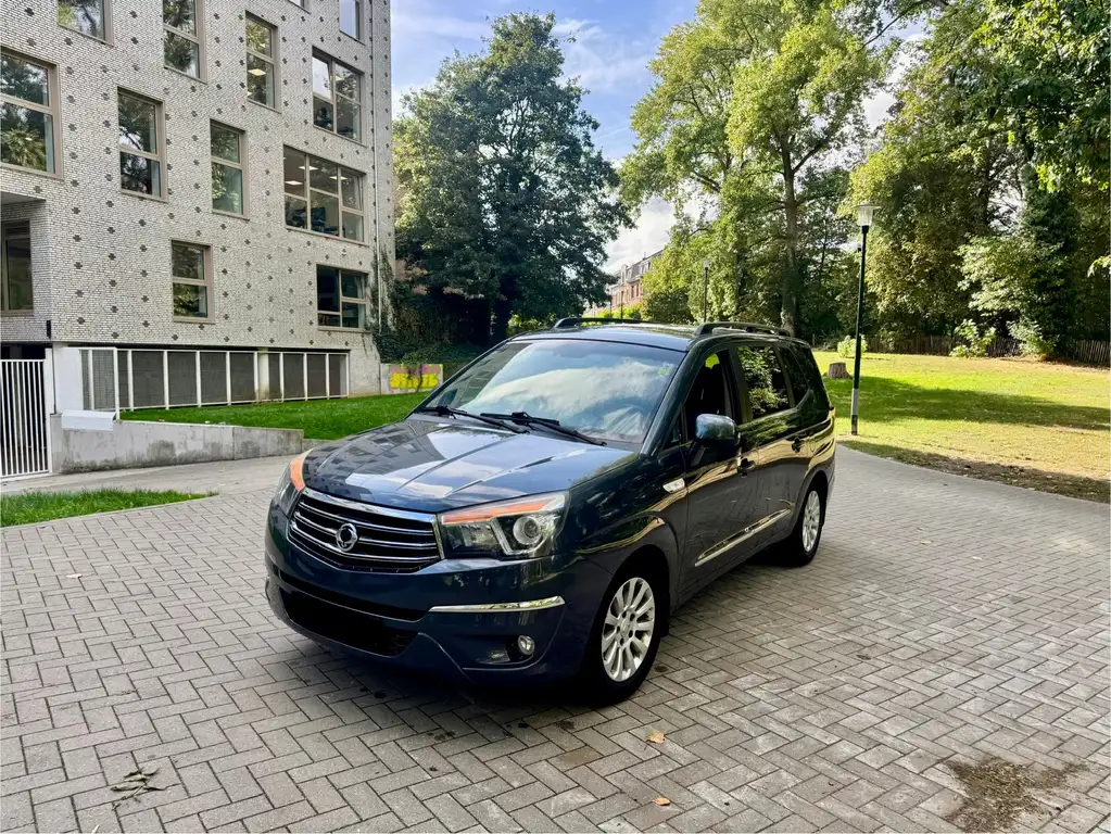 SsangYong Rodius 2015 из Европы — купить под ключ