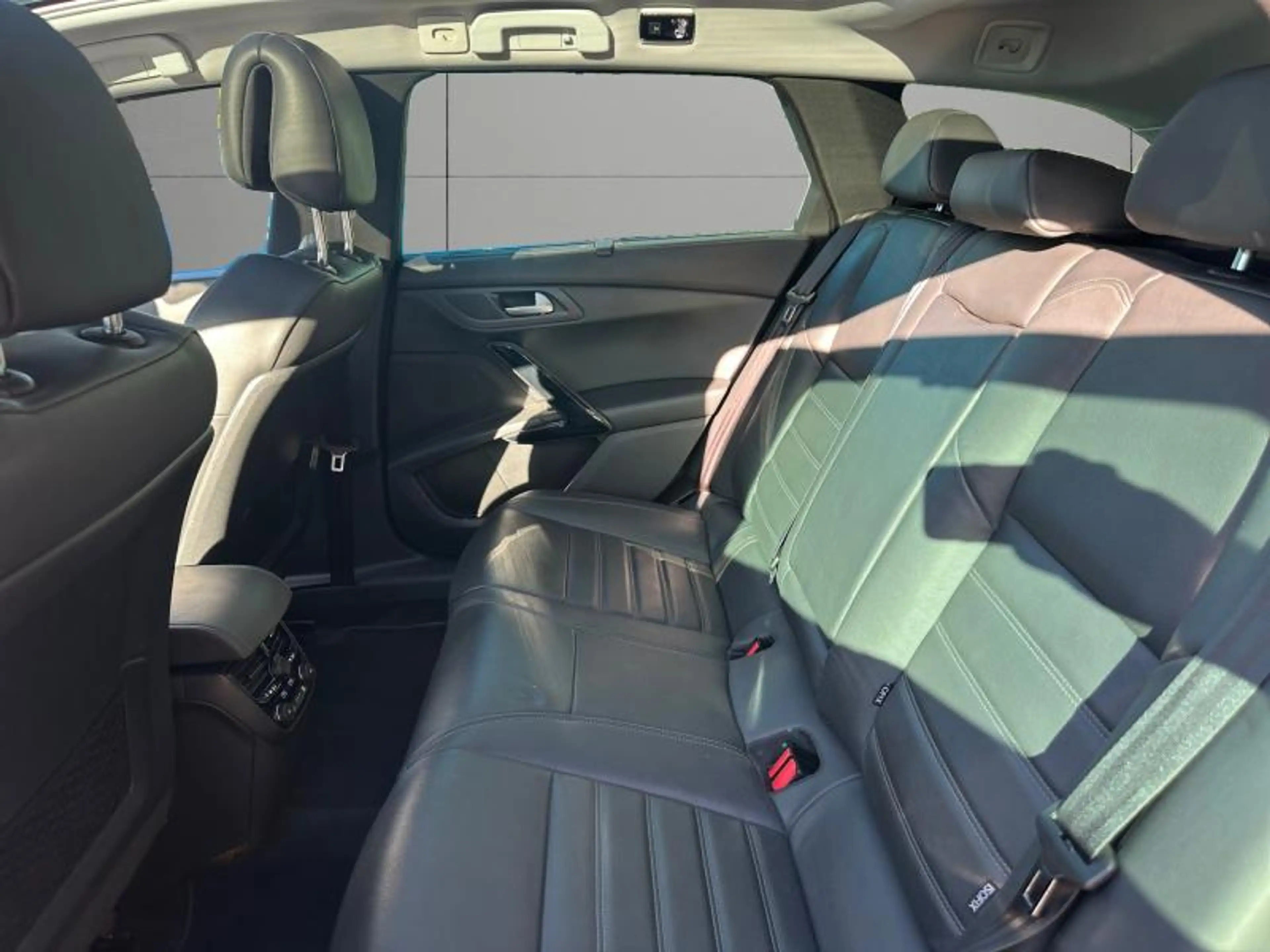Peugeot 508 SW 2.0 150cv Gris 11/16 Clim GPS Bluetooth — photo 9