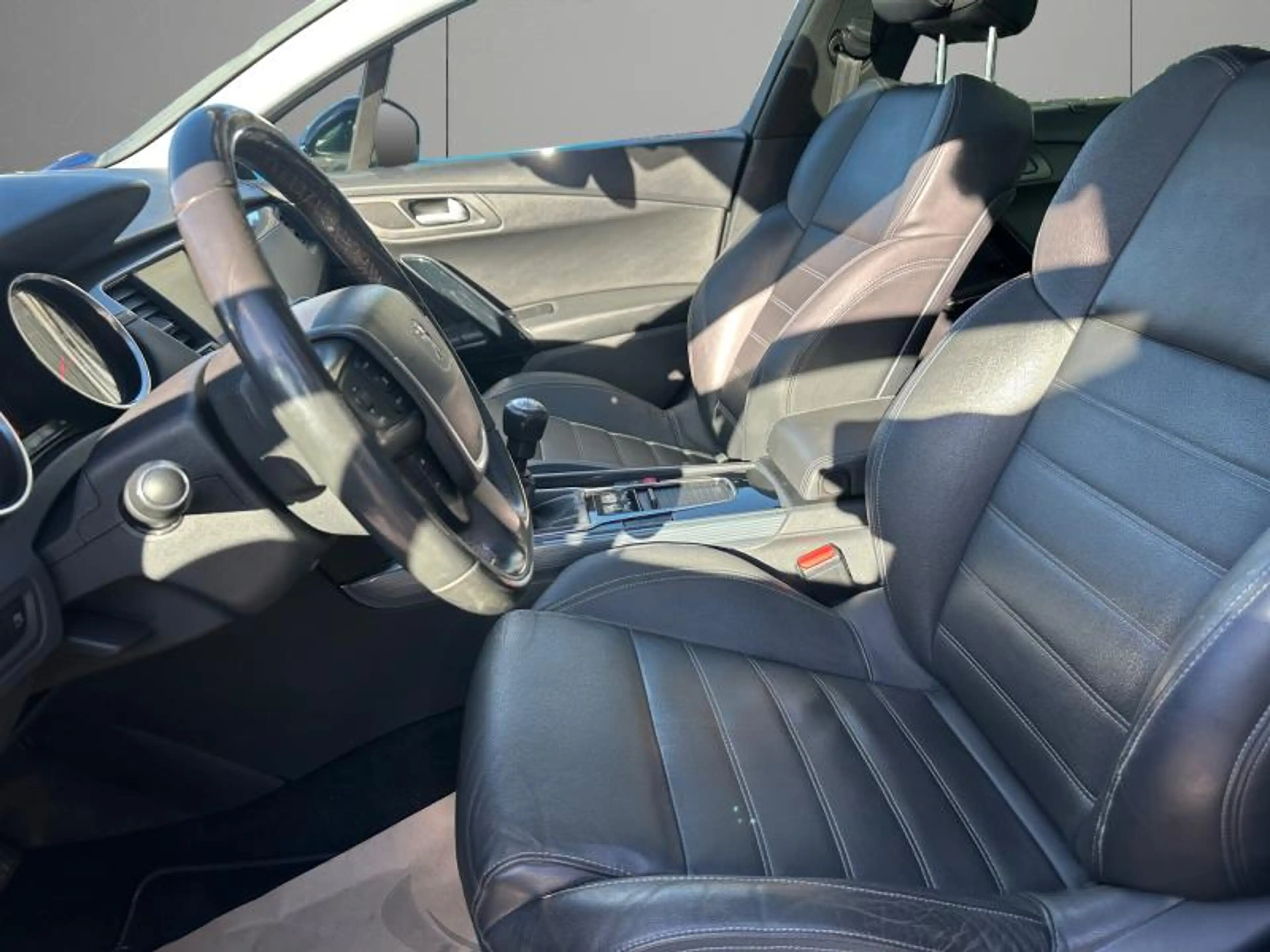 Peugeot 508 SW 2.0 150cv Gris 11/16 Clim GPS Bluetooth — photo 10