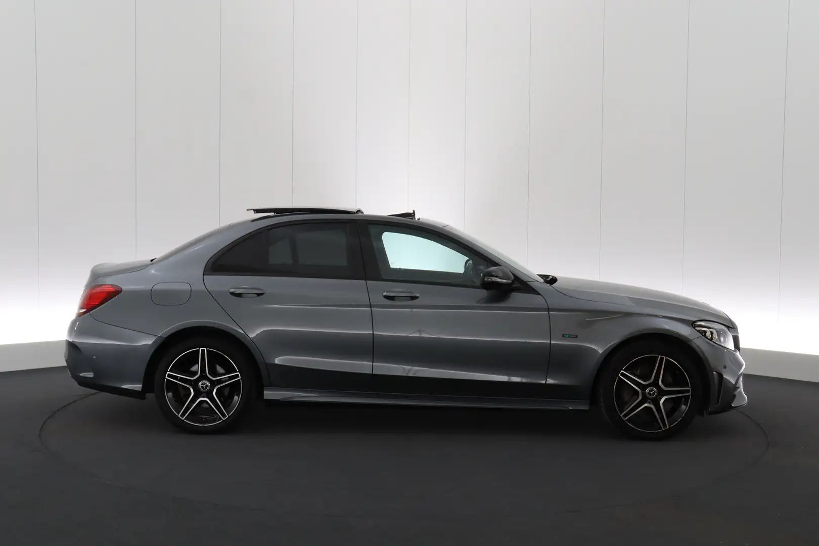 Mercedes-Benz C 300 300de PHEV Business Solution AMG Line Plus Night L Grau - 2