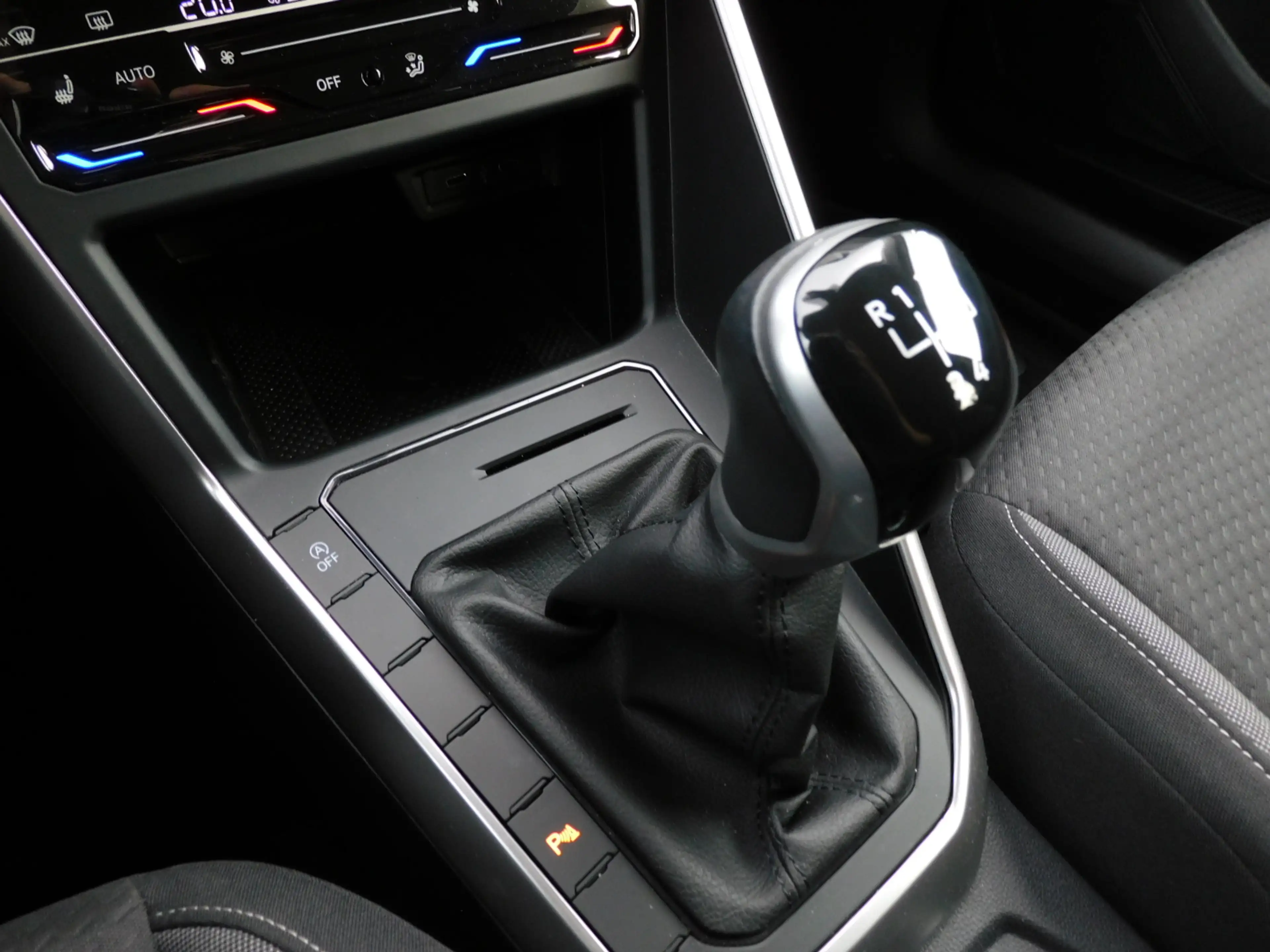 Volkswagen Taigo 1.0 TSI Life Business 1e EIGENAAR! CARPLAY/ANDROID — photo 23