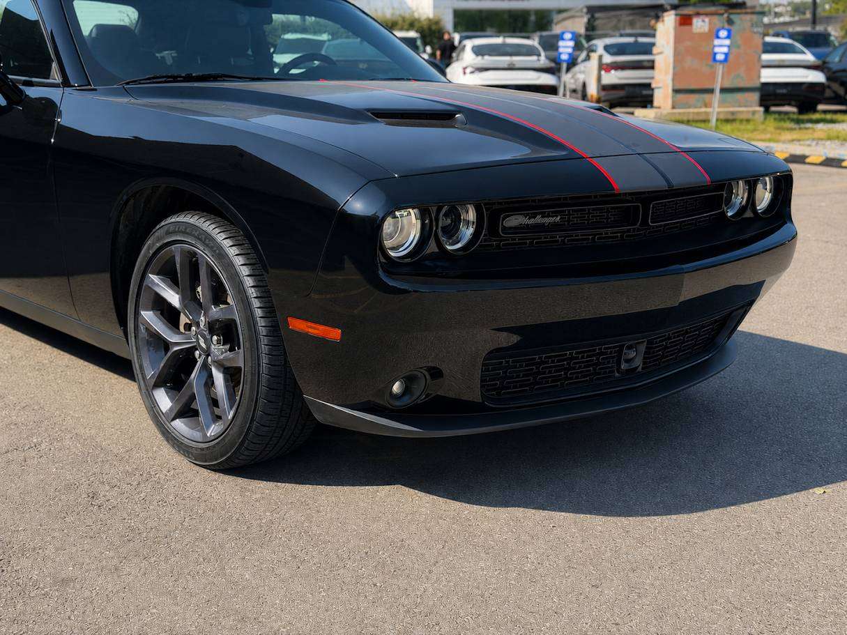2023 Dodge Challenger SXT PLUS w/ LOW KMS / LEATHER / ALPINE SOUND — снимка 1
