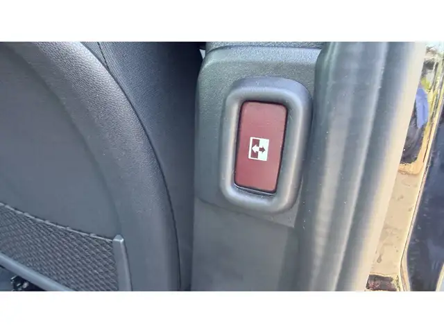 Mercedes-Benz Sprinter view 14