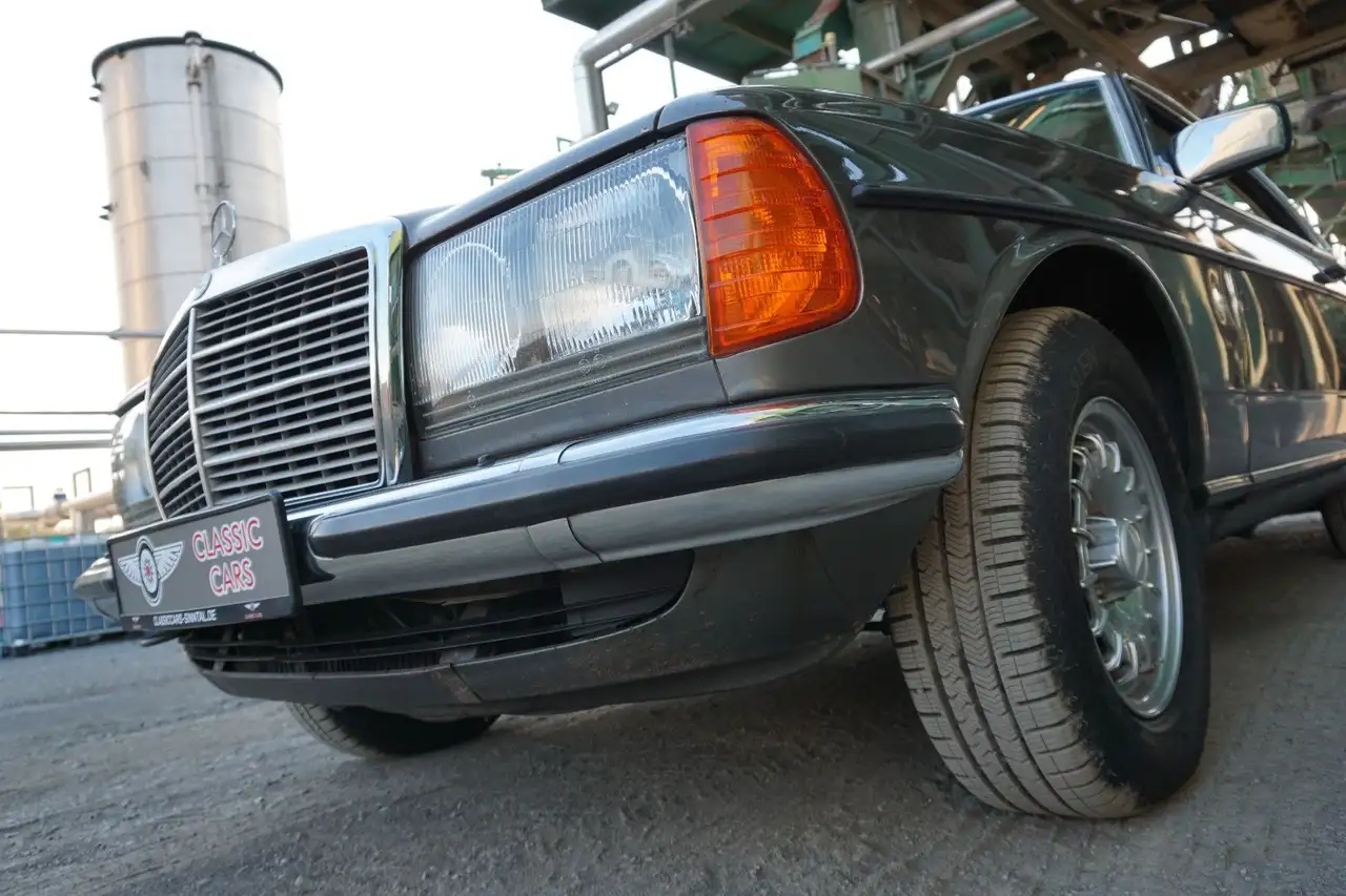 Mercedes-Benz 280 CE W123 C - Schöner Original Zustand - 5 Gang, foto 1
