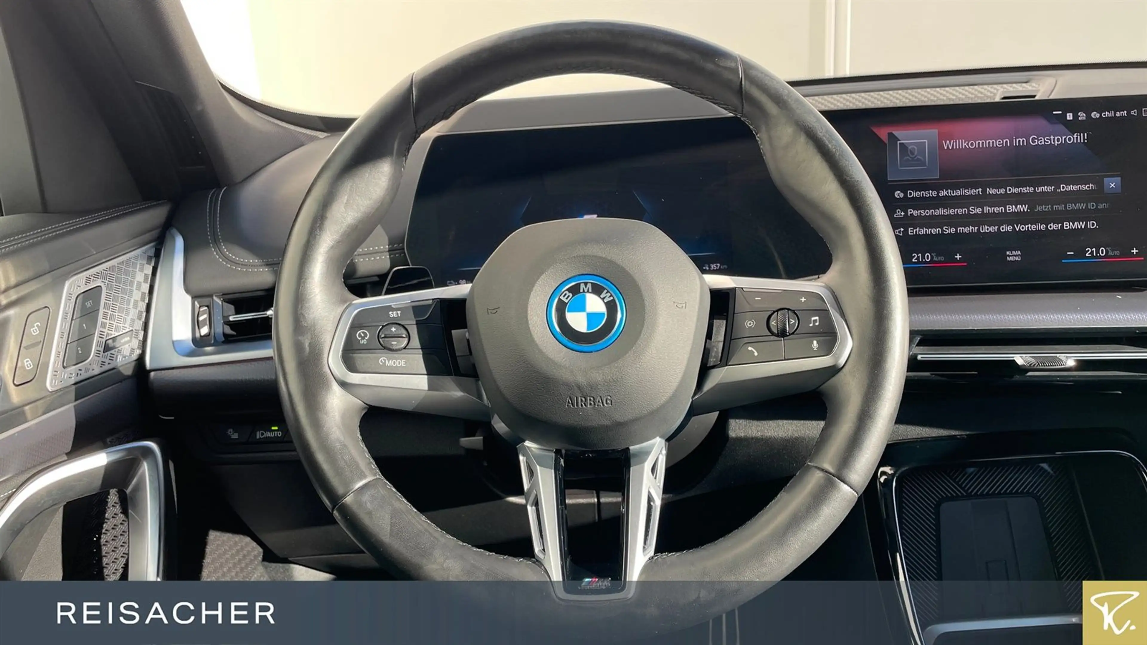BMW iX1 IX1 A XDRIVE30 M Sport LCProf,AHK,HUD,DA+,PA+,19 — photo 4