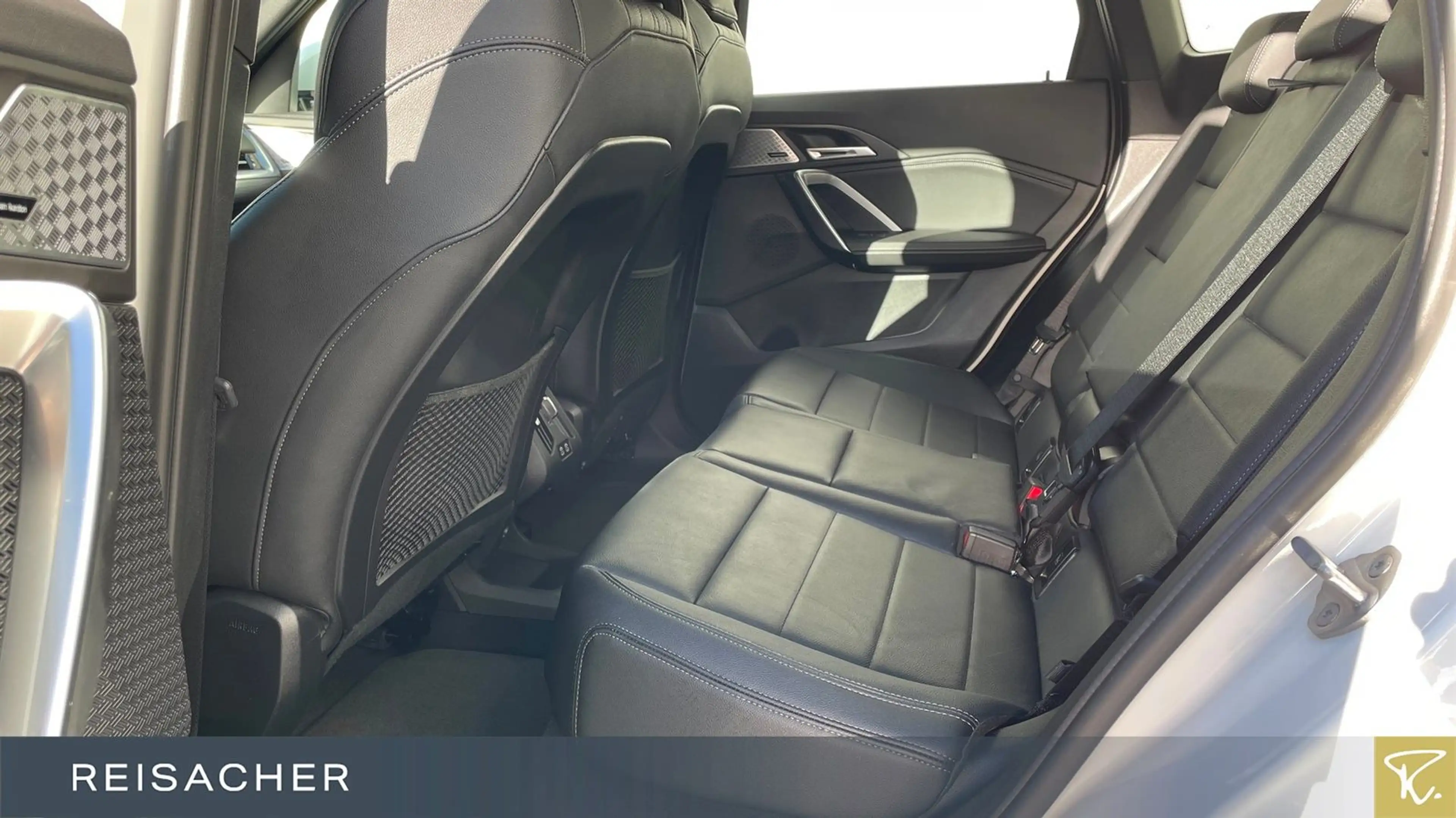 BMW iX1 IX1 A XDRIVE30 M Sport LCProf,AHK,HUD,DA+,PA+,19 — photo 7