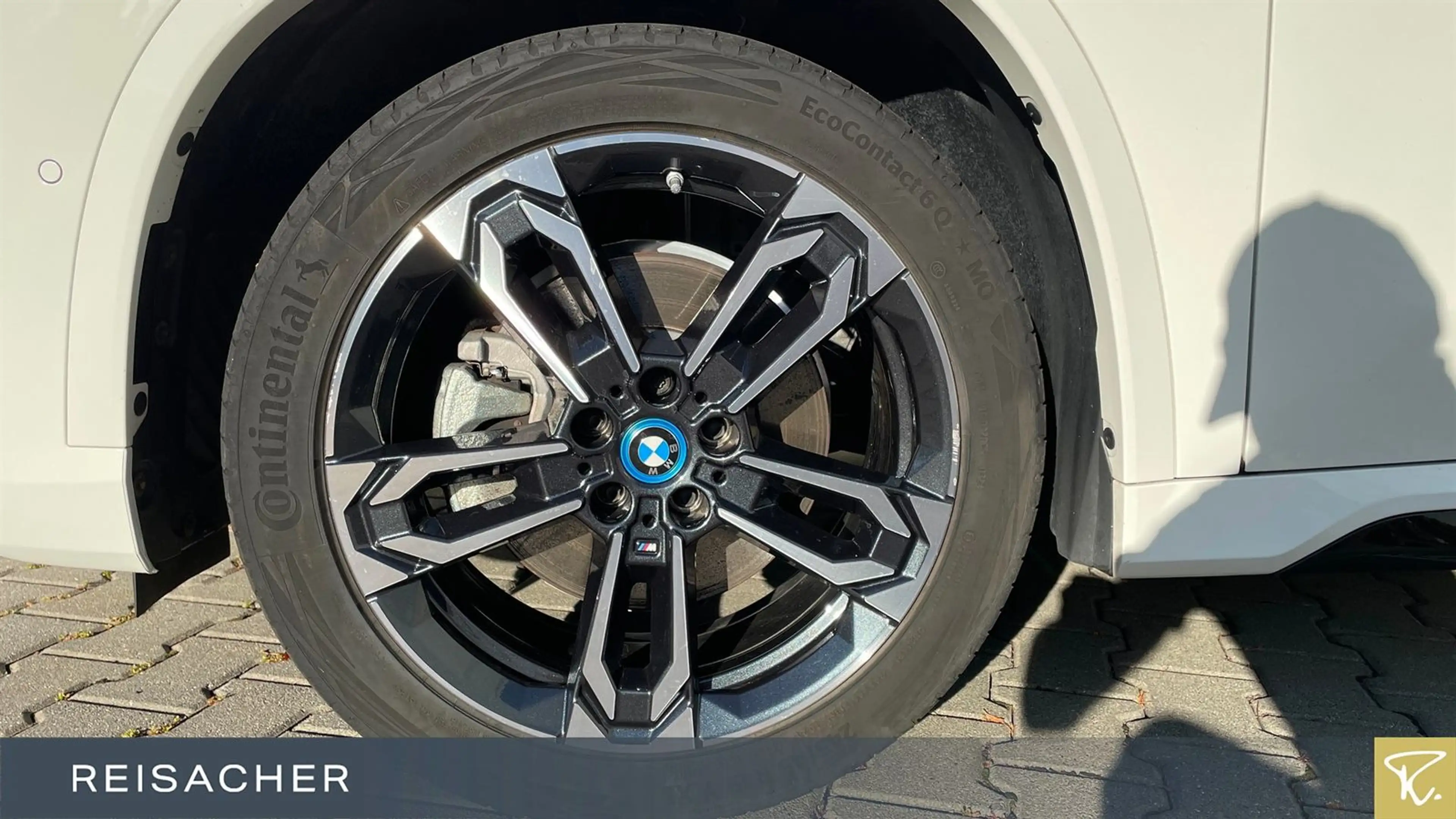 BMW iX1 IX1 A XDRIVE30 M Sport LCProf,AHK,HUD,DA+,PA+,19 — photo 2