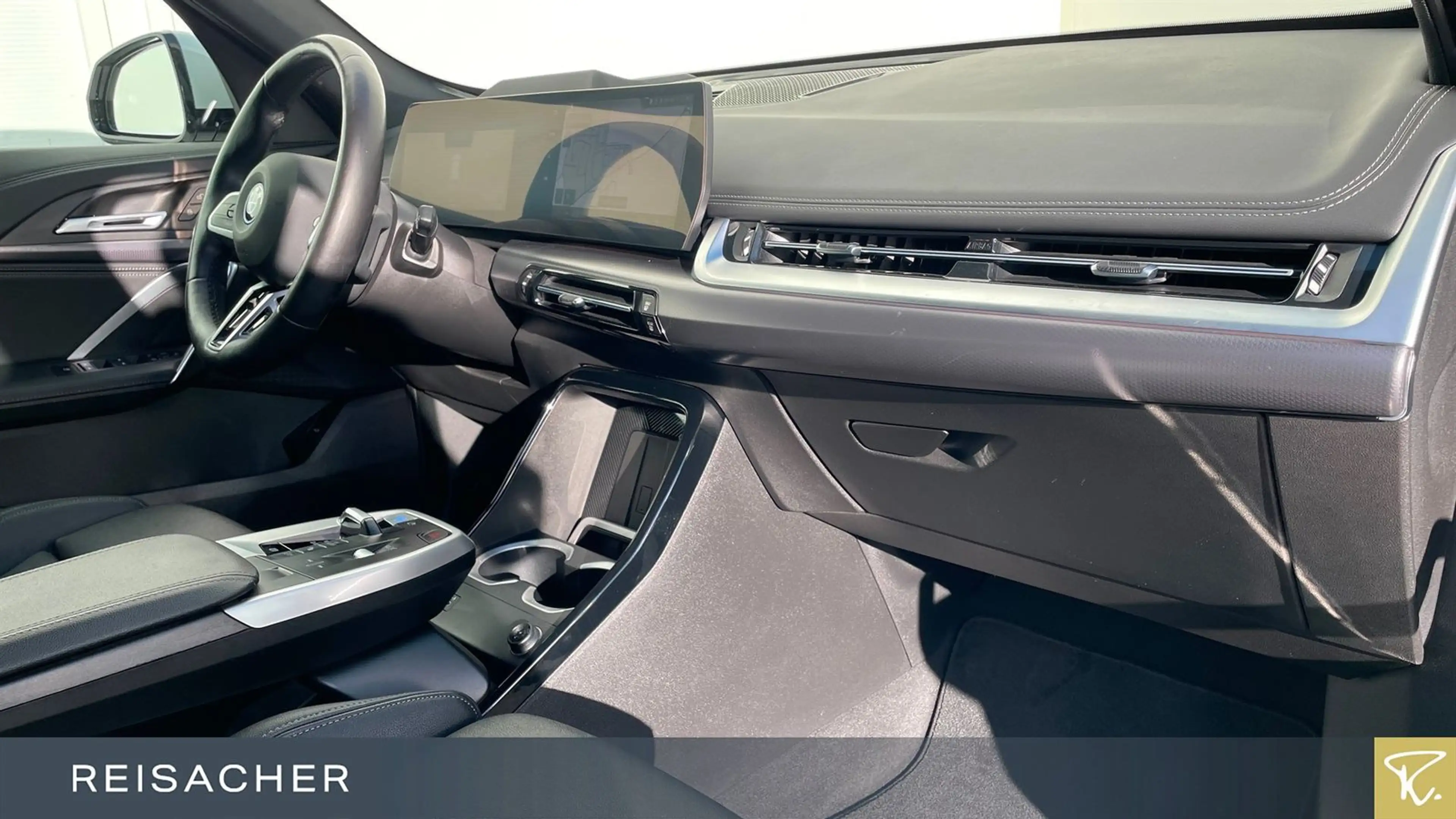 BMW iX1 IX1 A XDRIVE30 M Sport LCProf,AHK,HUD,DA+,PA+,19 — photo 13