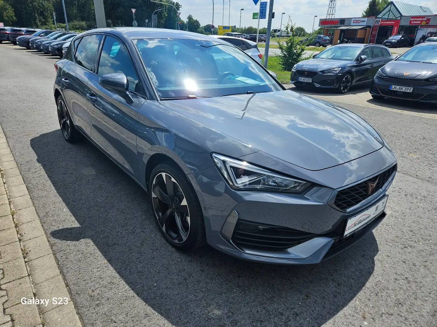 CUPRA Leon VZ DSG e-Hybrid *Paket M*Kamera*Sitzheizung Grau - 2