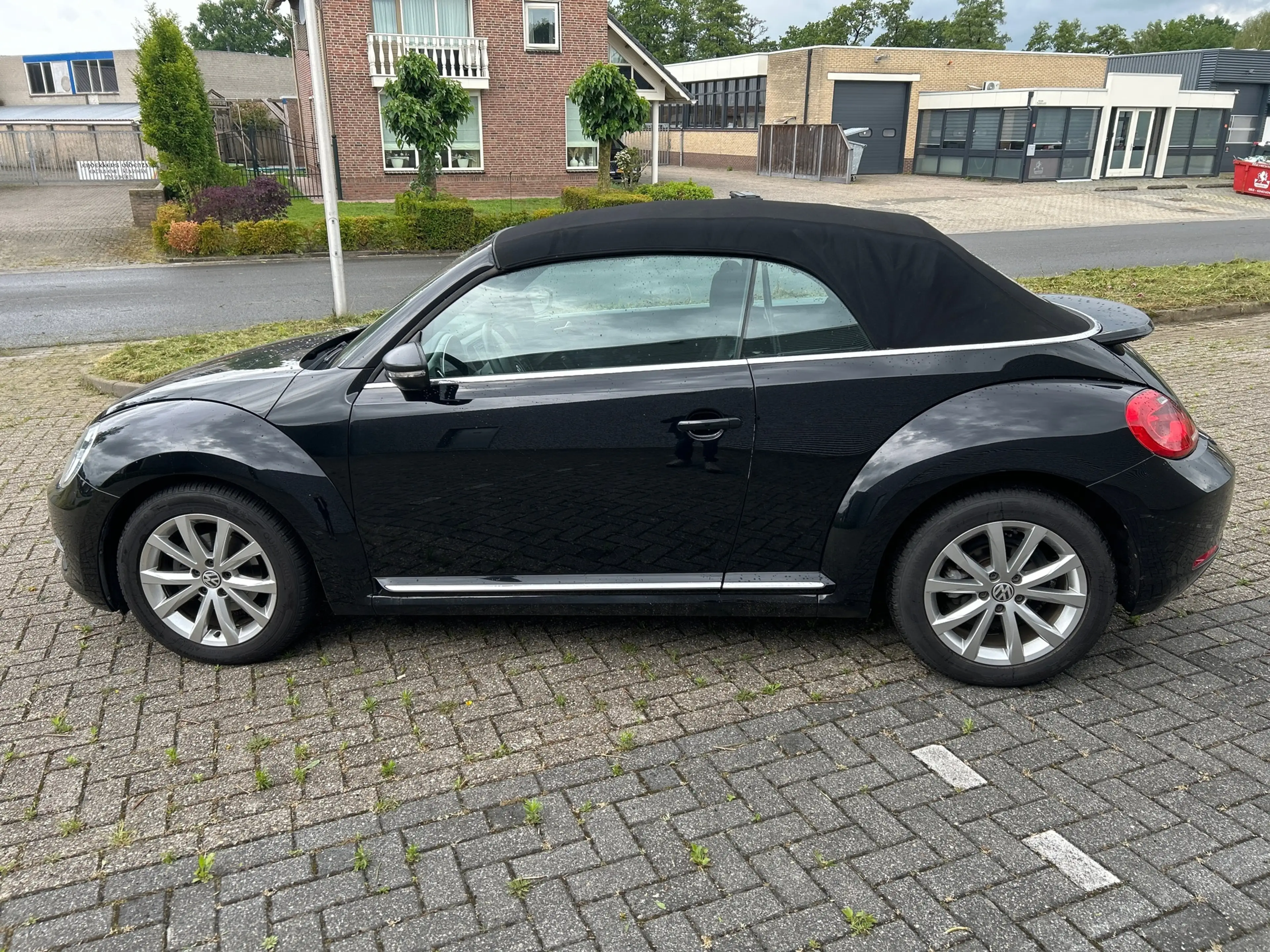Volkswagen Beetle Cabriolet 1.2 TSI Design BlueMotion AUTOMAAT — photo 4