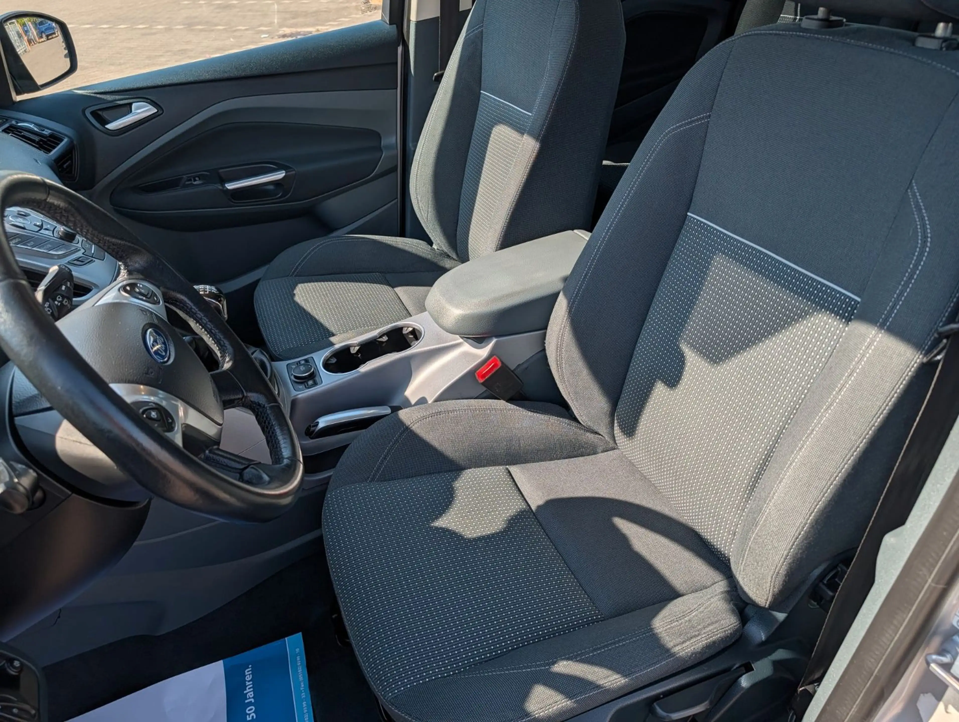 Ford Grand C-Max Sync Edition GARANTIE KLIMAAUTOMATIK — photo 13