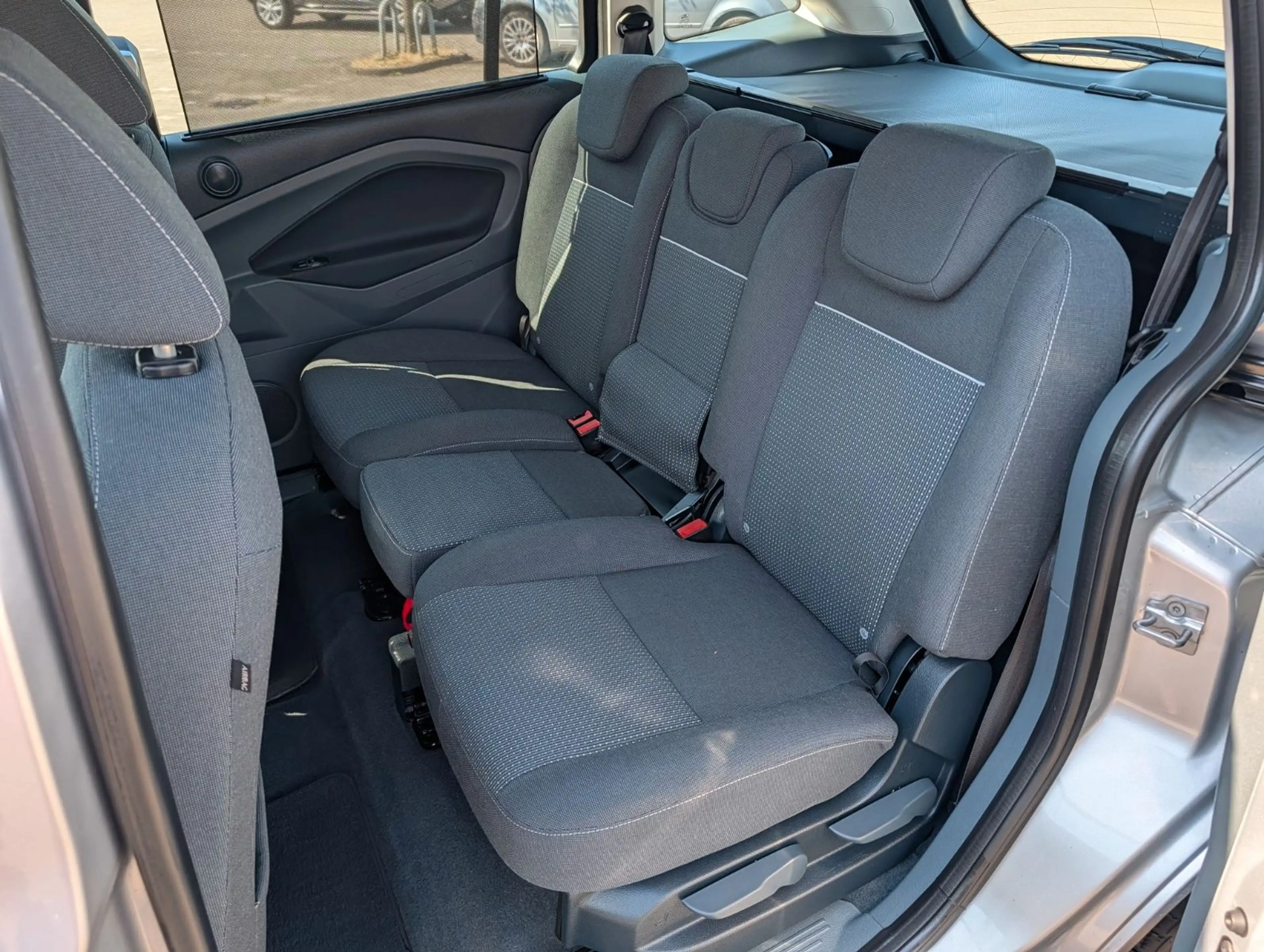 Ford Grand C-Max Sync Edition GARANTIE KLIMAAUTOMATIK — photo 14