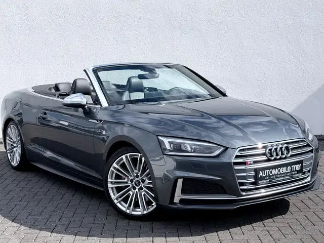 Audi S5 view 3