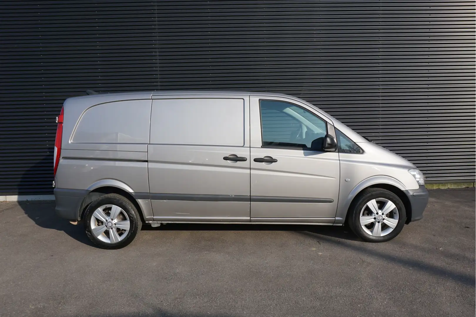 Mercedes-Benz Vito 122 CDI | 224 PK AUT V6 | Airco | Camera | Trekhaa Zilver - 2