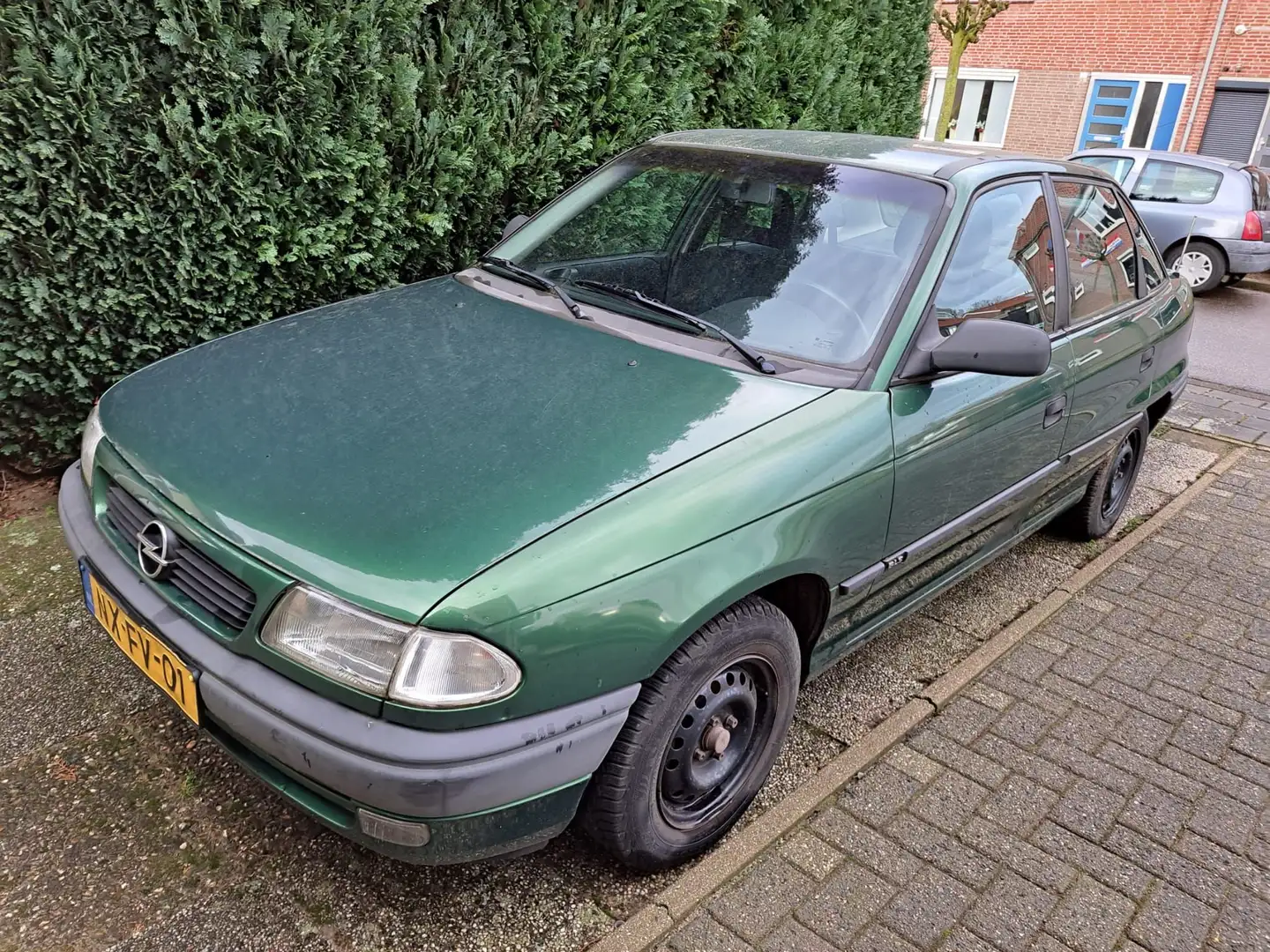 Opel Astra SEDAN X1.6SZ Zelená - 2