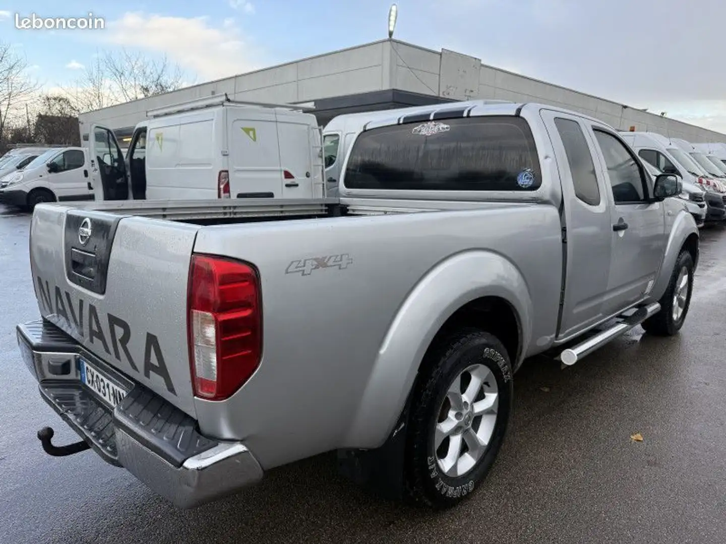Nissan Navara 2.5 DCI 174CH KING-CAB CONFORT Gris - 2