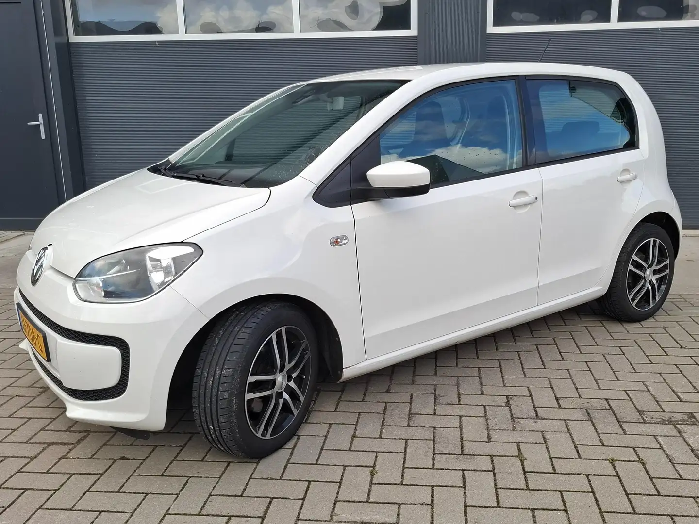 Volkswagen up! up! 1.0 move BlueM. Wit - 1