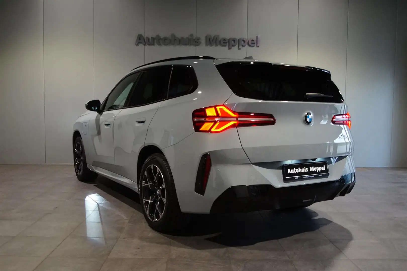 BMW X3 NIEUWE X3 30e | M-Sport/// | 360 Camera | Fabrieks Grau - 2