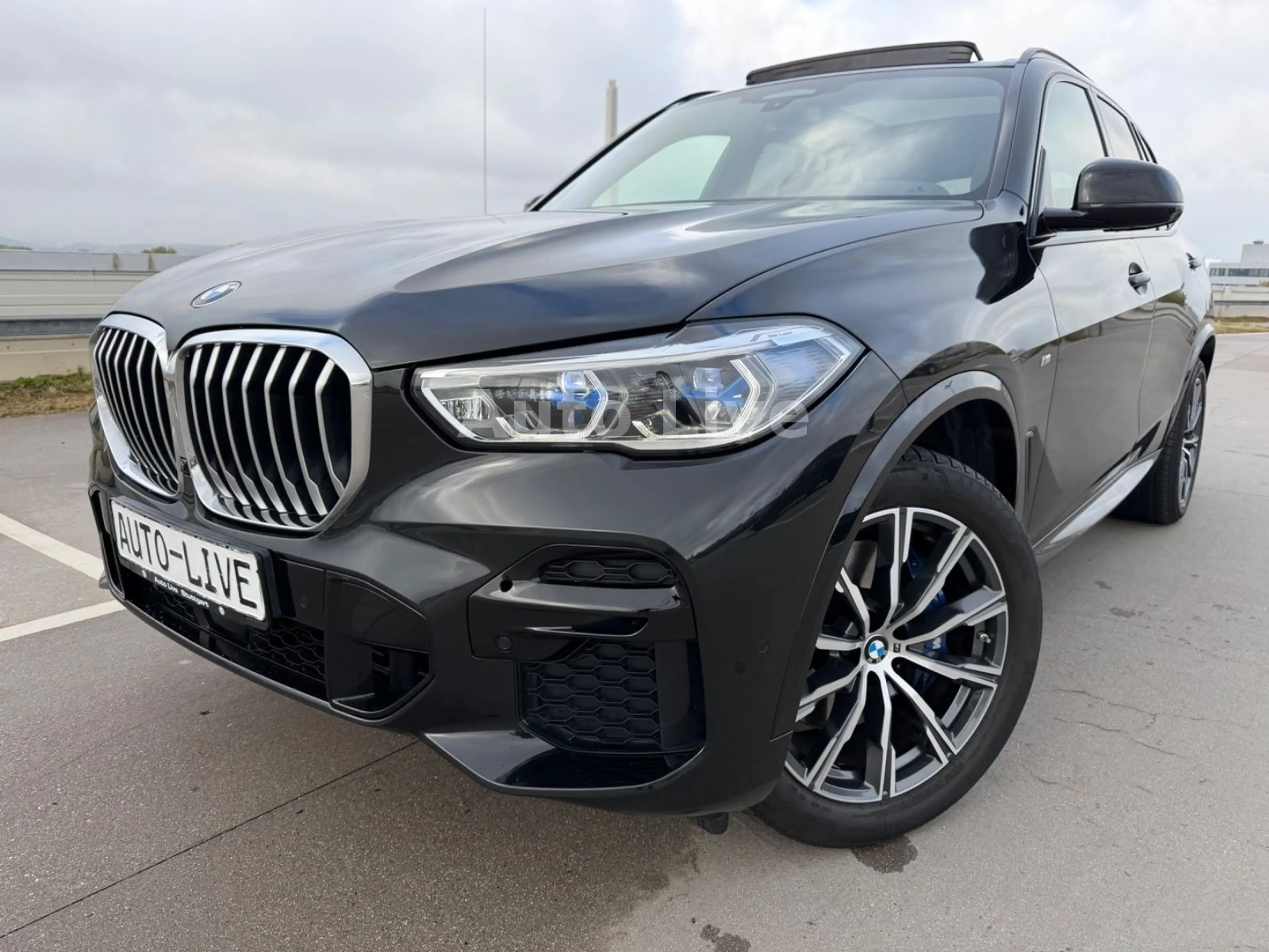BMW X5 xDrive30d*M PAKET*SAG*PAN*LASER*DISPLAYKE*AHK