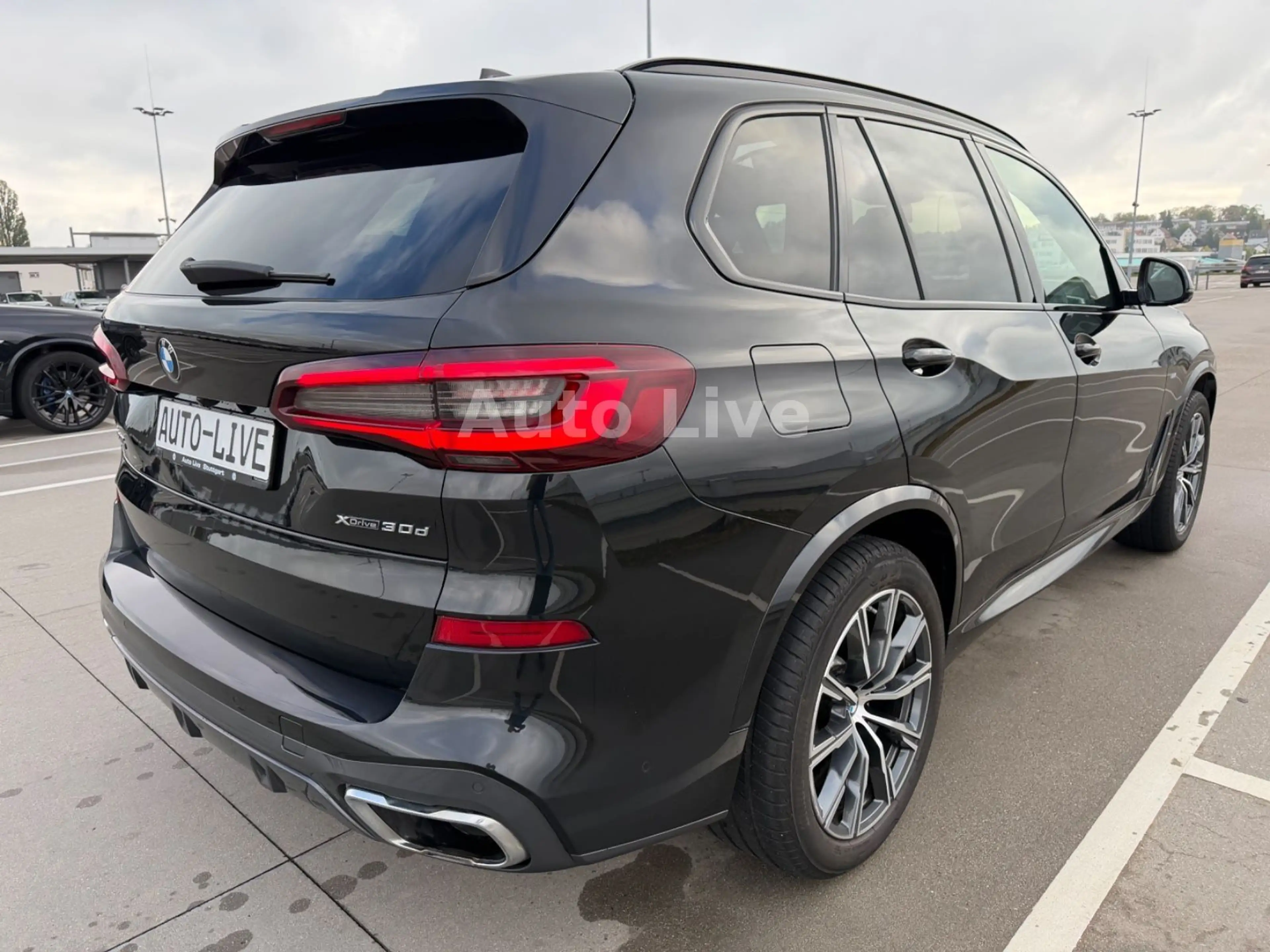BMW X5 xDrive30d*M PAKET*SAG*PAN*LASER*DISPLAYKE*AHK — photo 5