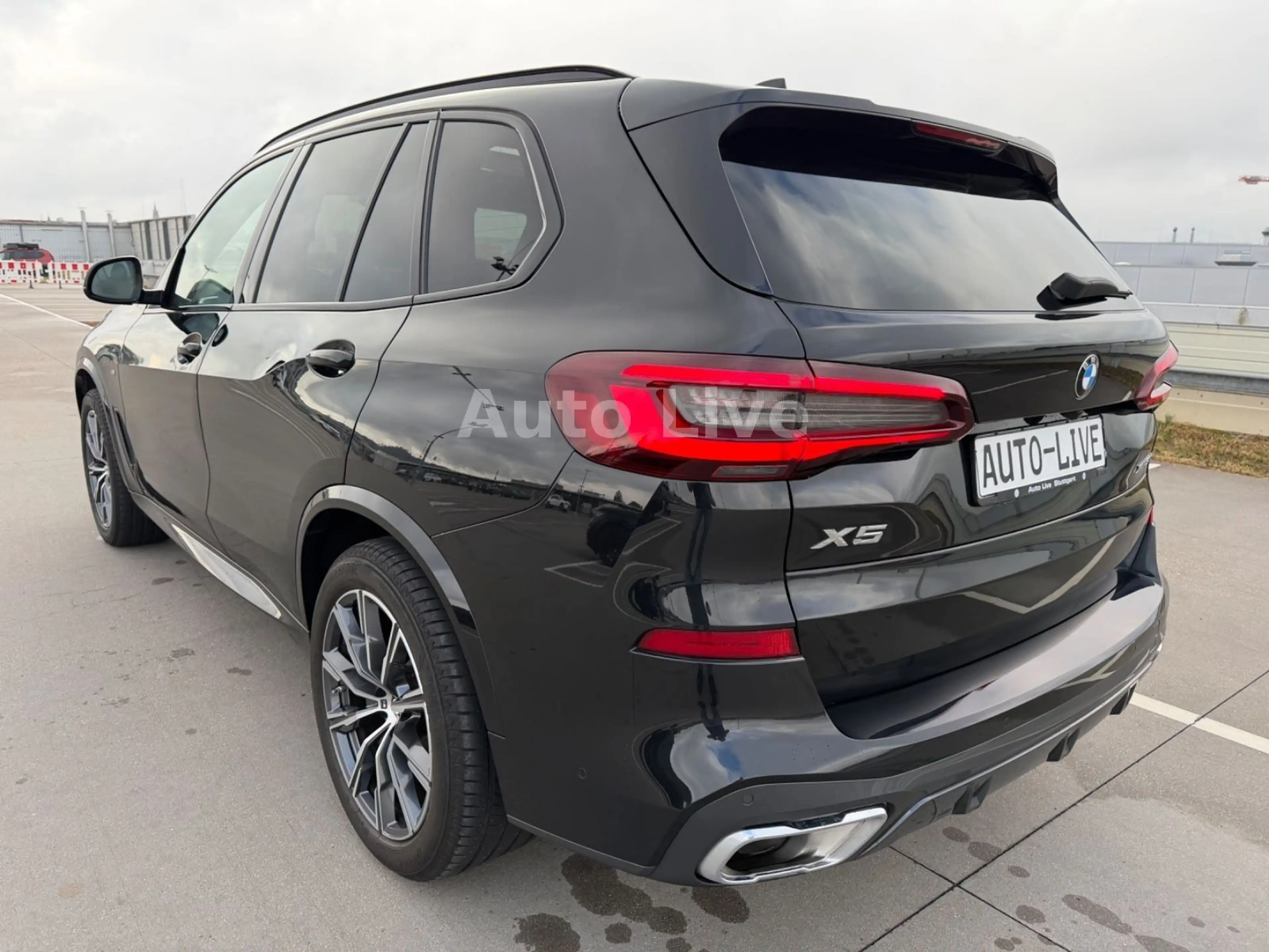 BMW X5 xDrive30d*M PAKET*SAG*PAN*LASER*DISPLAYKE*AHK — photo 3