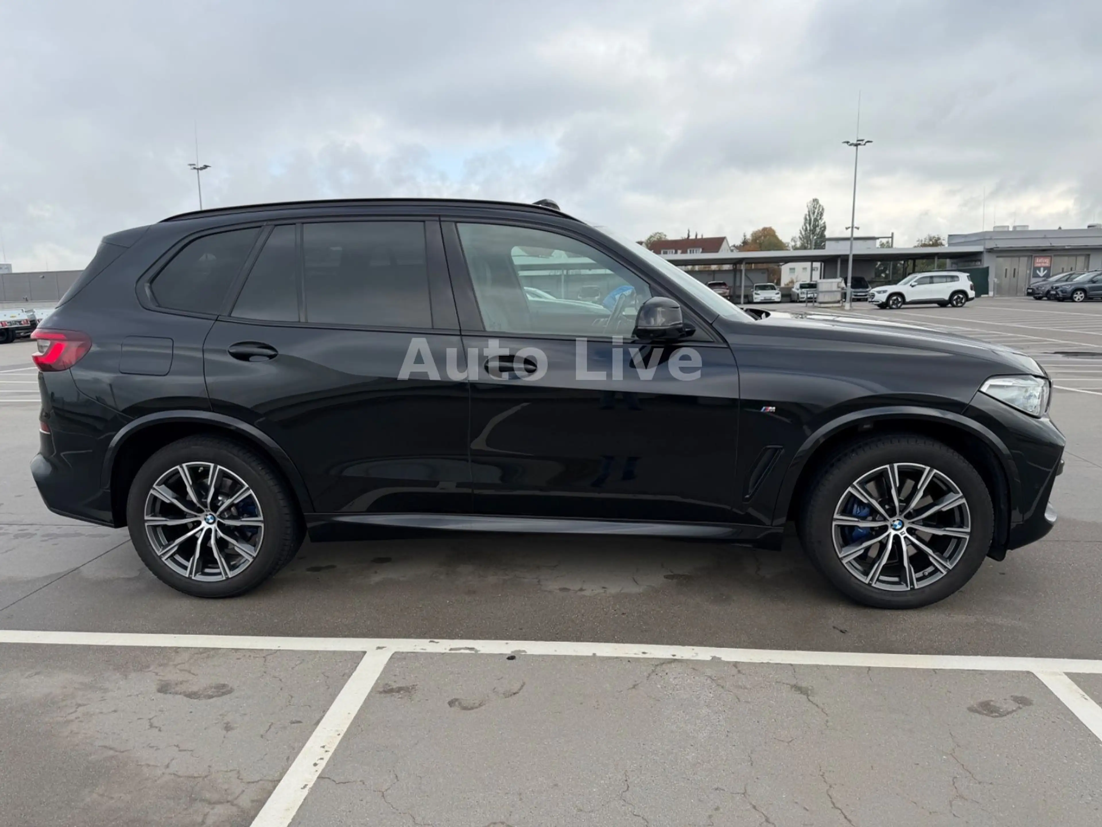BMW X5 xDrive30d*M PAKET*SAG*PAN*LASER*DISPLAYKE*AHK — photo 6