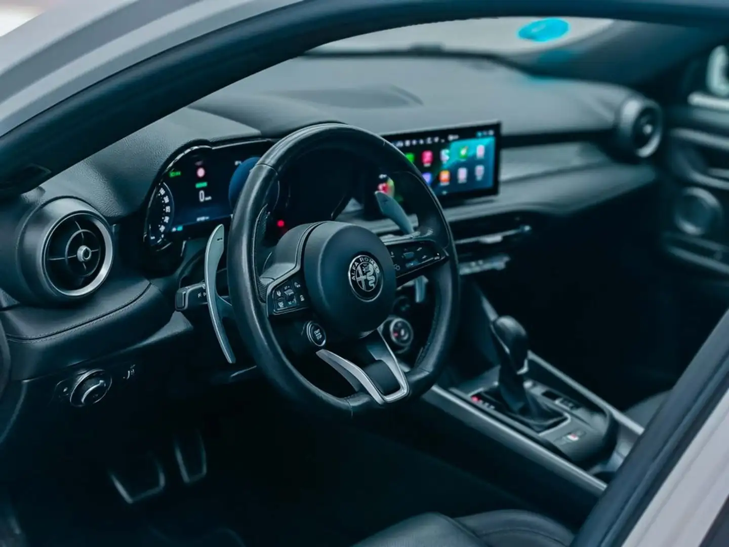 Alfa Romeo Tonale 1.3 Plug-in Hybrid Veloce AWD 280CV Blanc - 1