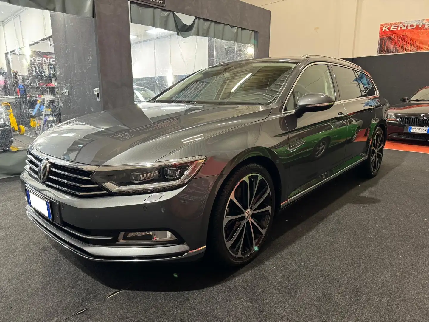 Volkswagen Passat Variant Grigio - 1