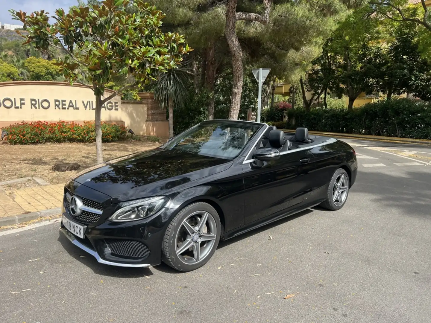 Mercedes-Benz C 200 Cabrio 9G-Tronic Schwarz - 1