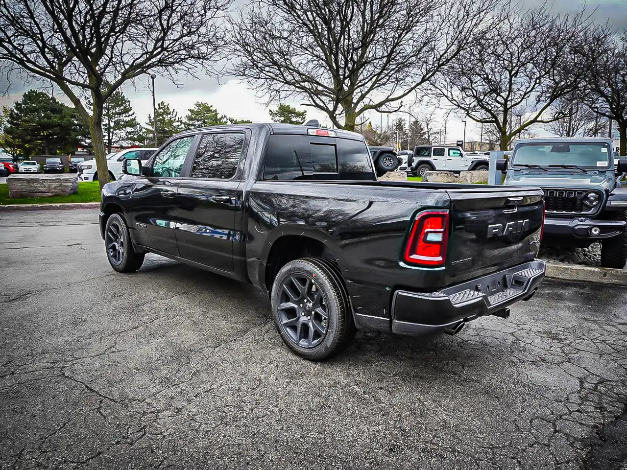 RAM 1500 снимка RAM 1500